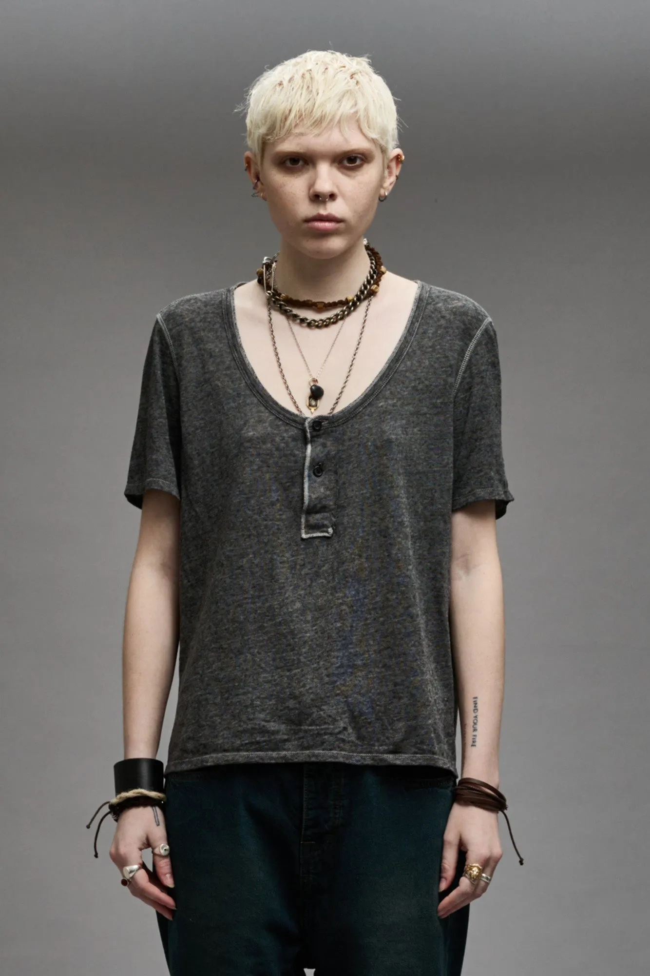 LOW NECK HENLEY TEE - CHARCOAL sold by R13 product image thumbnail 3