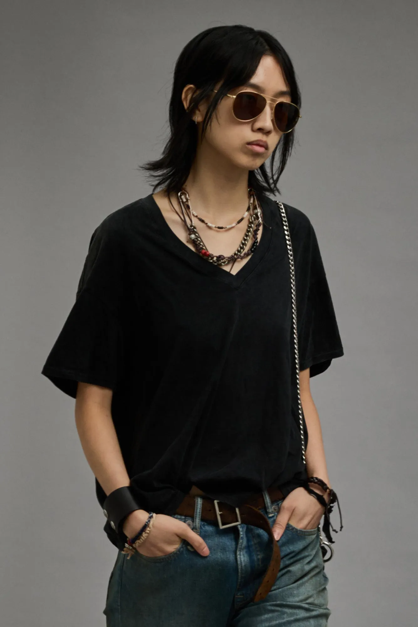 V-NECK RELAXED T - BLACK sold by R13