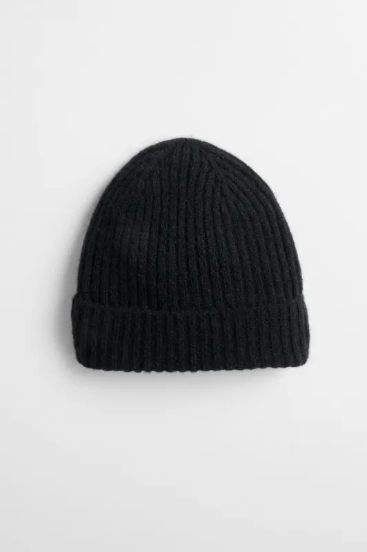ASPEN BEANIE - BLACK sold by Rails