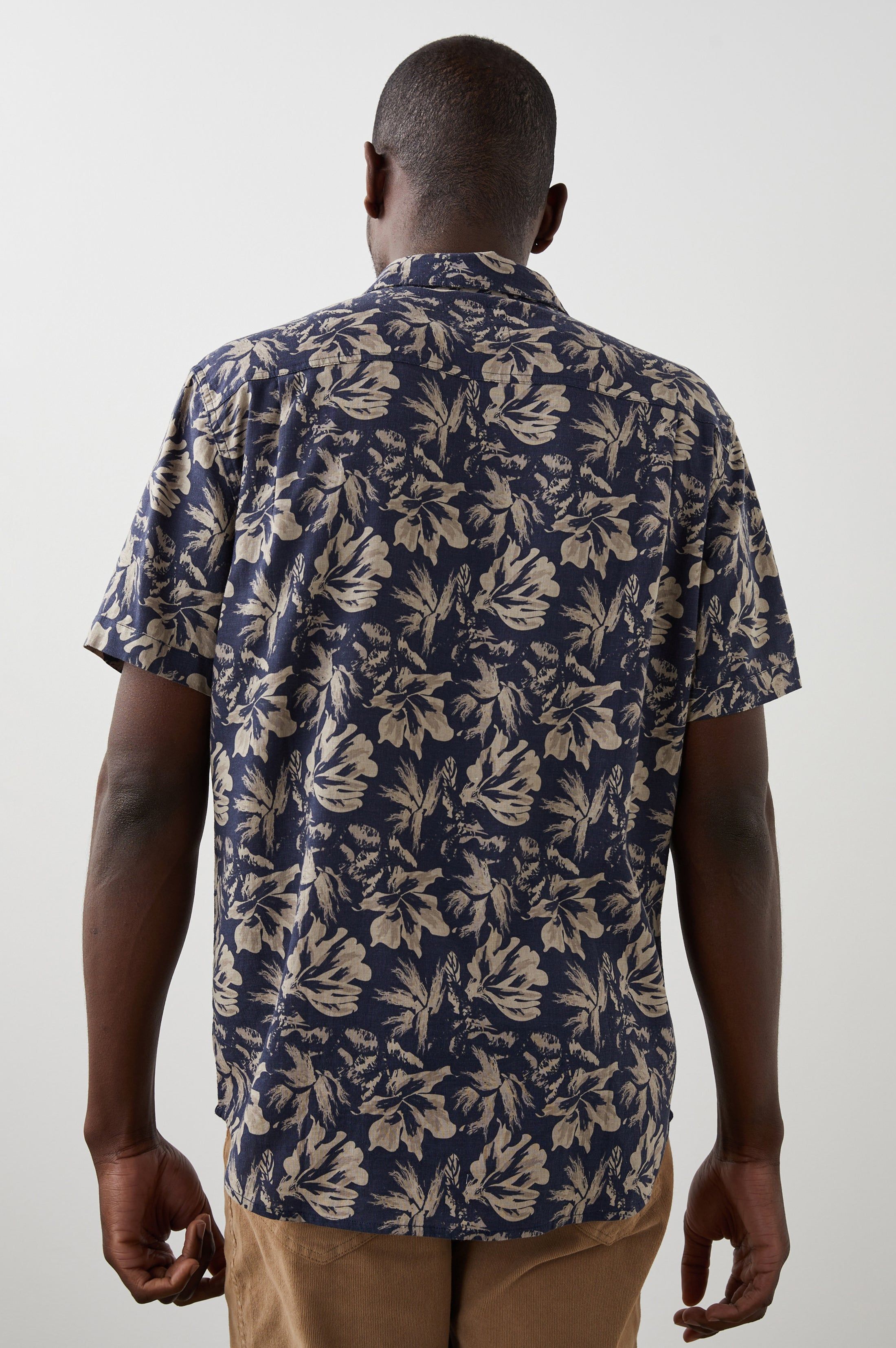 CARSON SHIRT - FLORAL EXPRESSION NAVY BROWN sold by Rails product image thumbnail 5