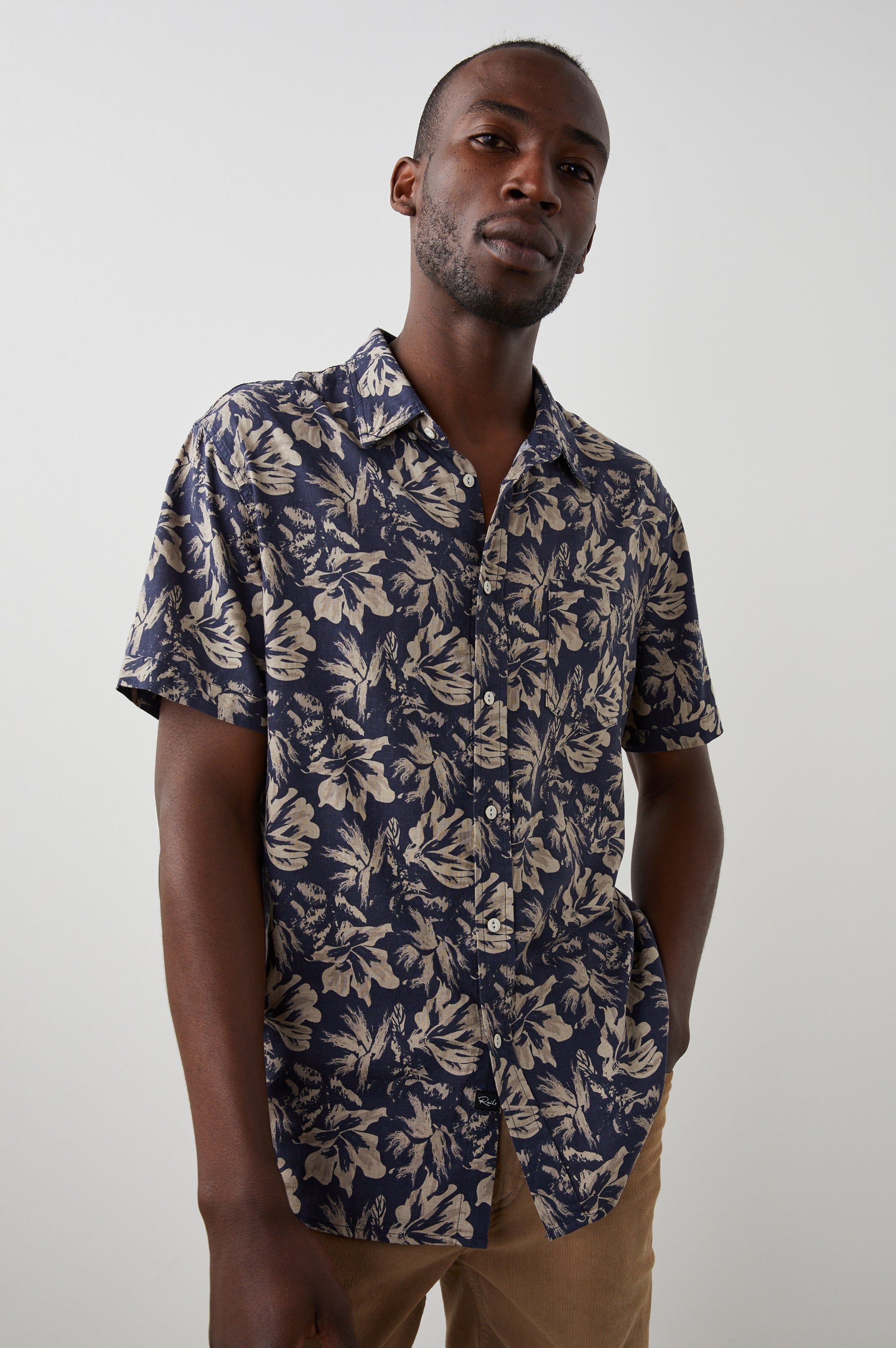 CARSON SHIRT - FLORAL EXPRESSION NAVY BROWN sold by Rails product image thumbnail 4