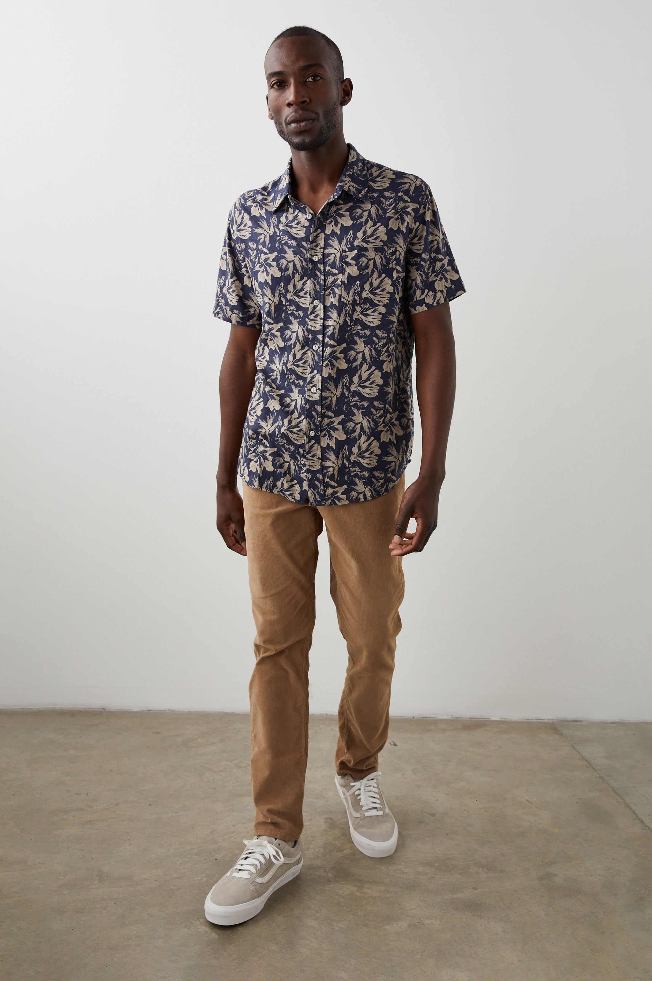 CARSON SHIRT - FLORAL EXPRESSION NAVY BROWN sold by Rails product image thumbnail 3