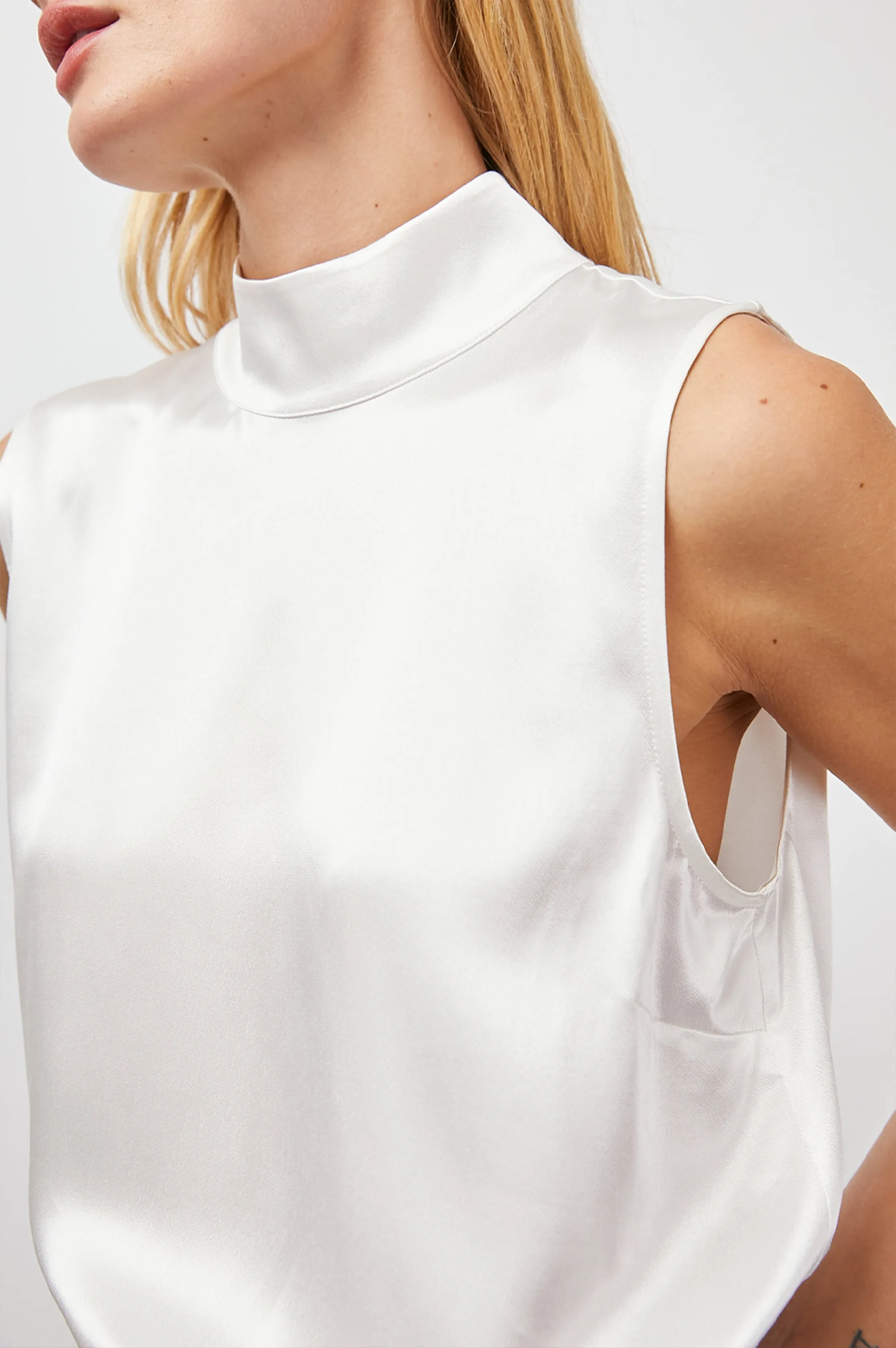 YOLIE TOP - WHITE sold by Rails product image thumbnail 4