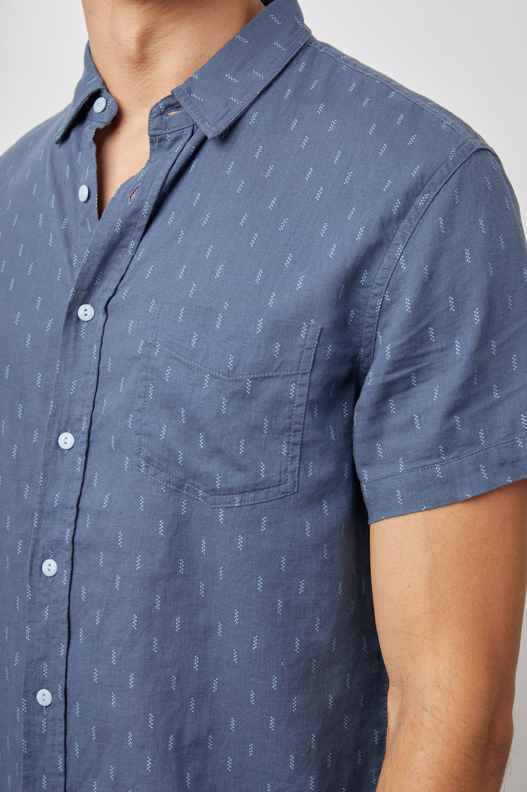 CARSON SHIRT - LOUIS LEAF NAVY GREEN sold by Rails product image thumbnail 2