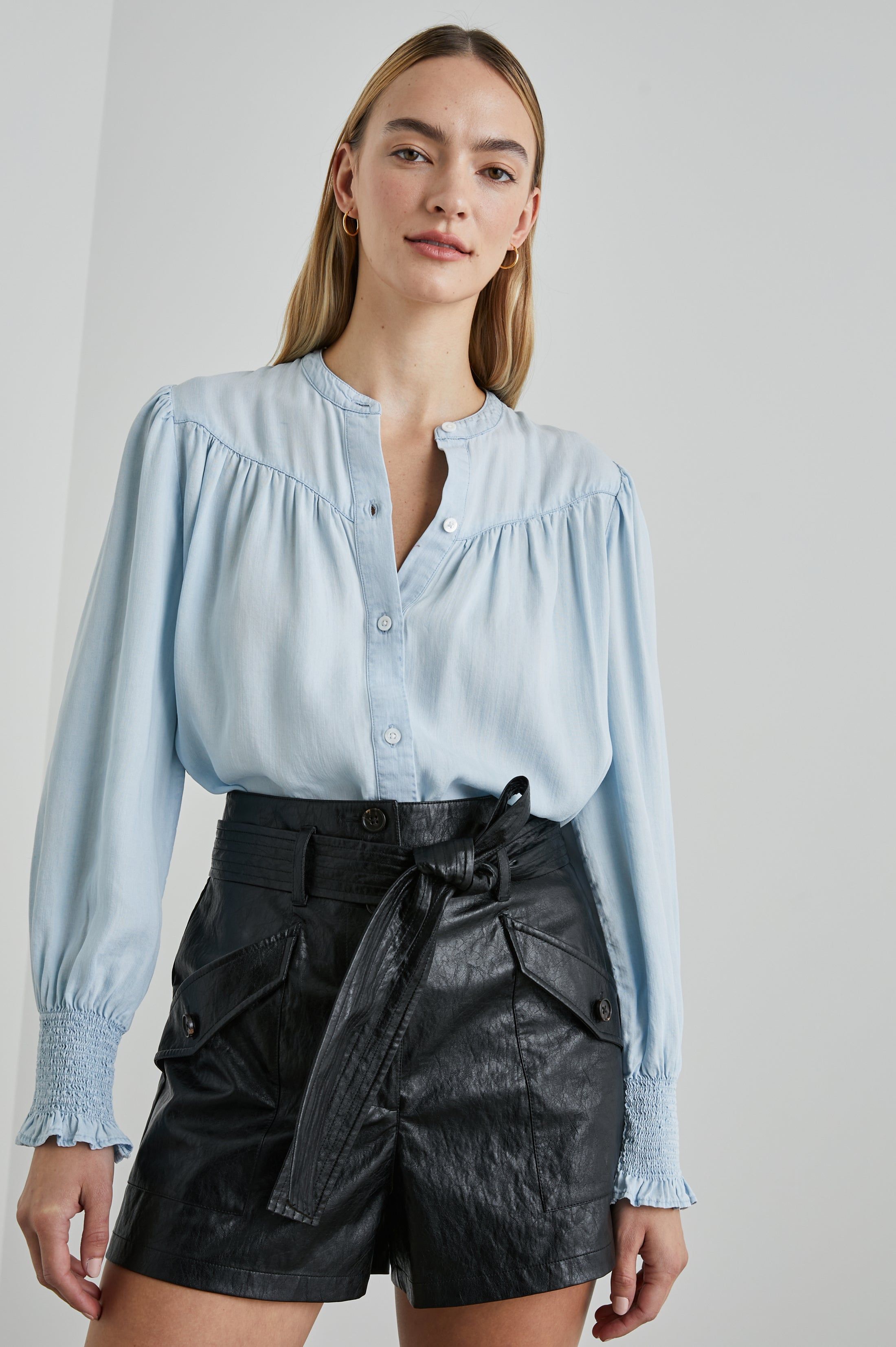 DAPHNE SHIRT - LIGHT VINTAGE sold by Rails