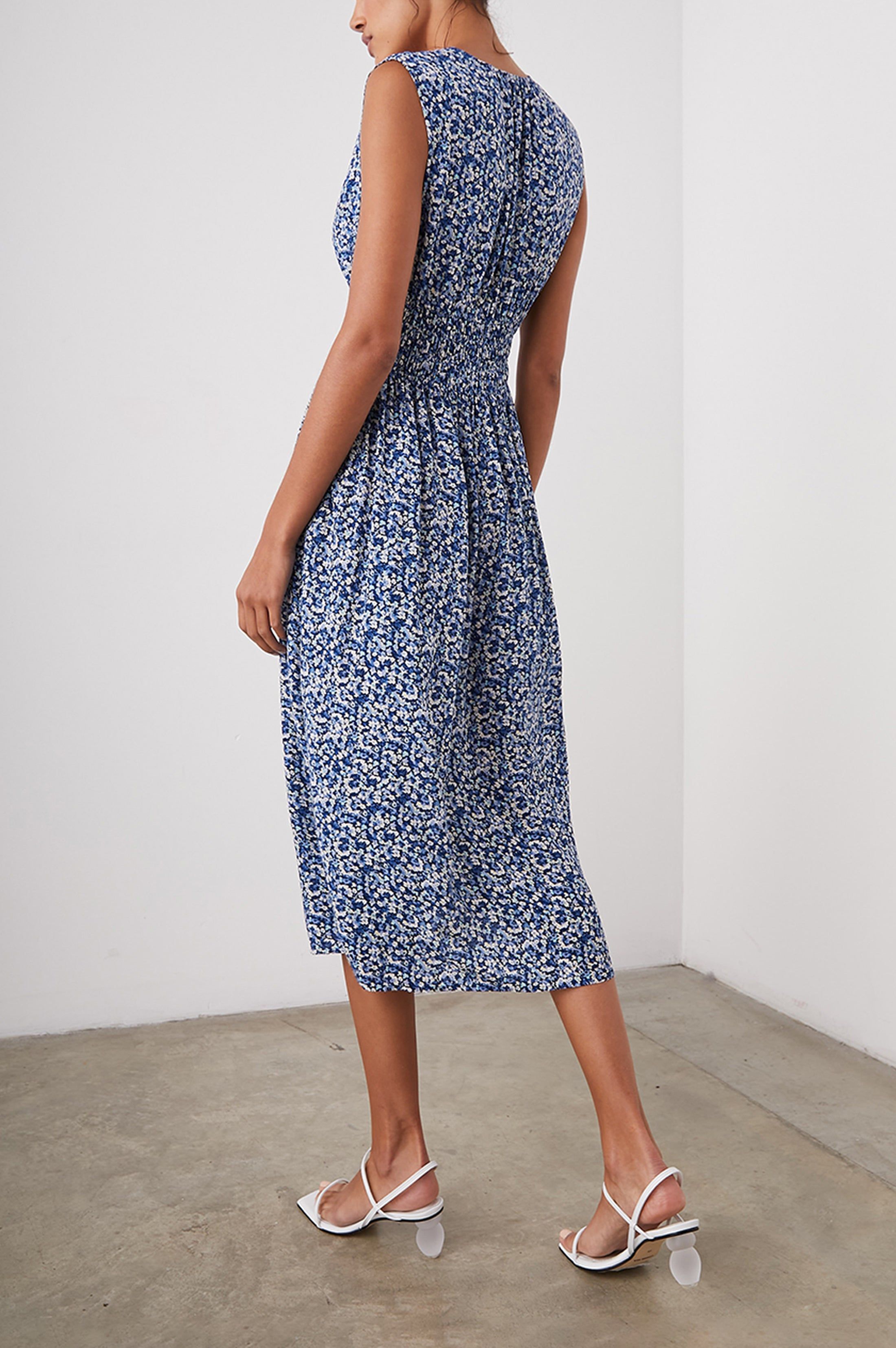 IZZY DRESS - ICE CHRYSANTHEMUM sold by Rails product image thumbnail 4