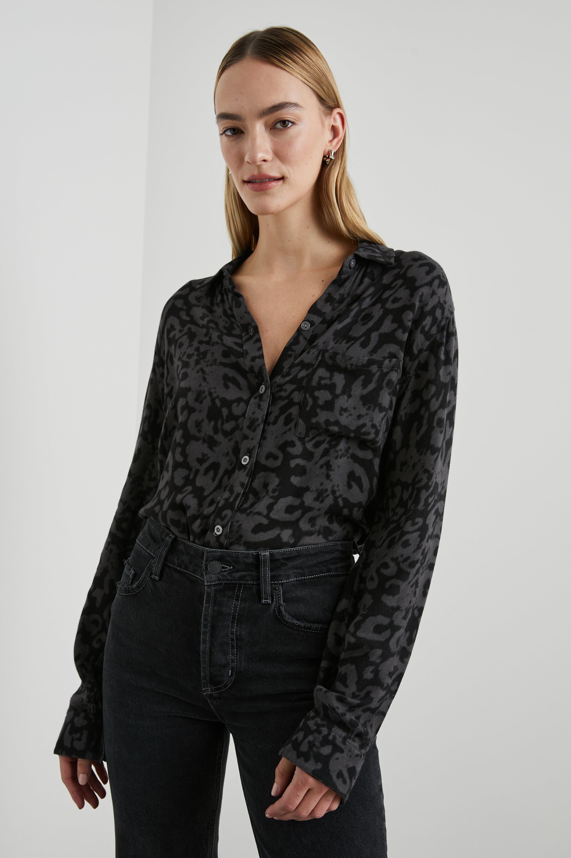 HUNTER SHIRT - DIFFUSED CHARCOAL
CHEETAH sold by Rails product image thumbnail 4