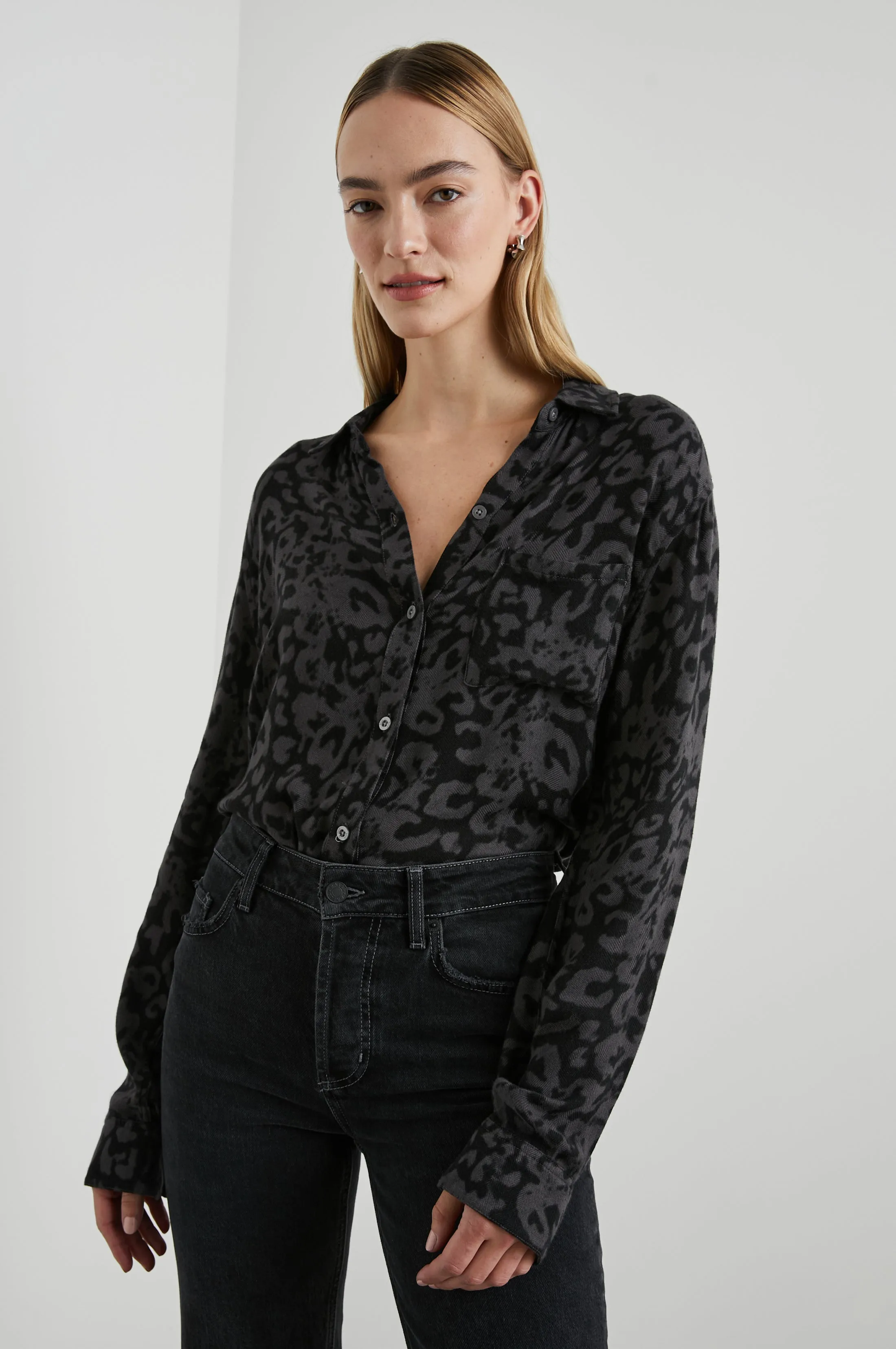 HUNTER SHIRT - DIFFUSED CHARCOAL
CHEETAH sold by Rails product image thumbnail 4