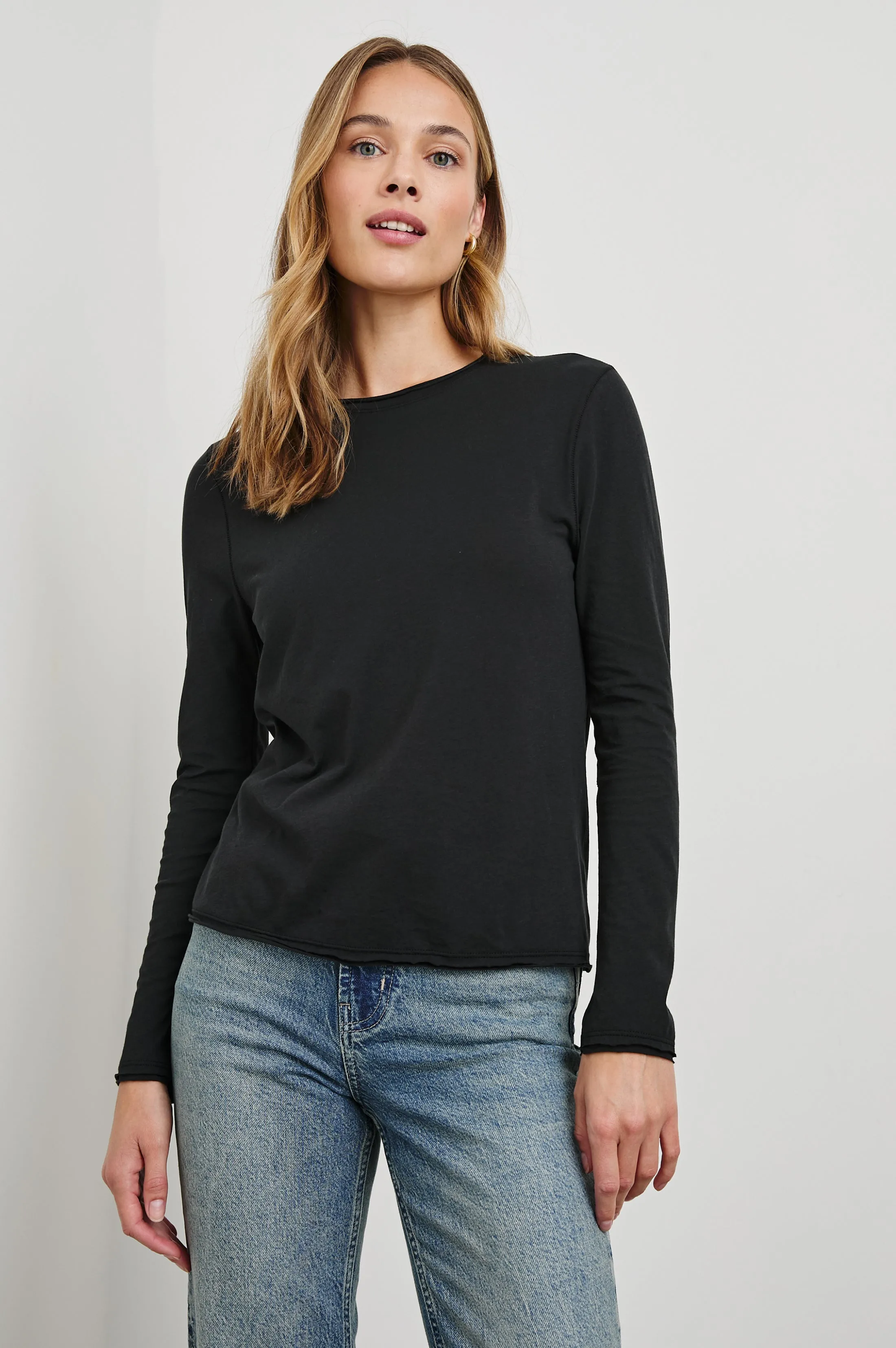 LONG SLEEVE CREW NECK T-SHIRT - BLACK sold by Rails