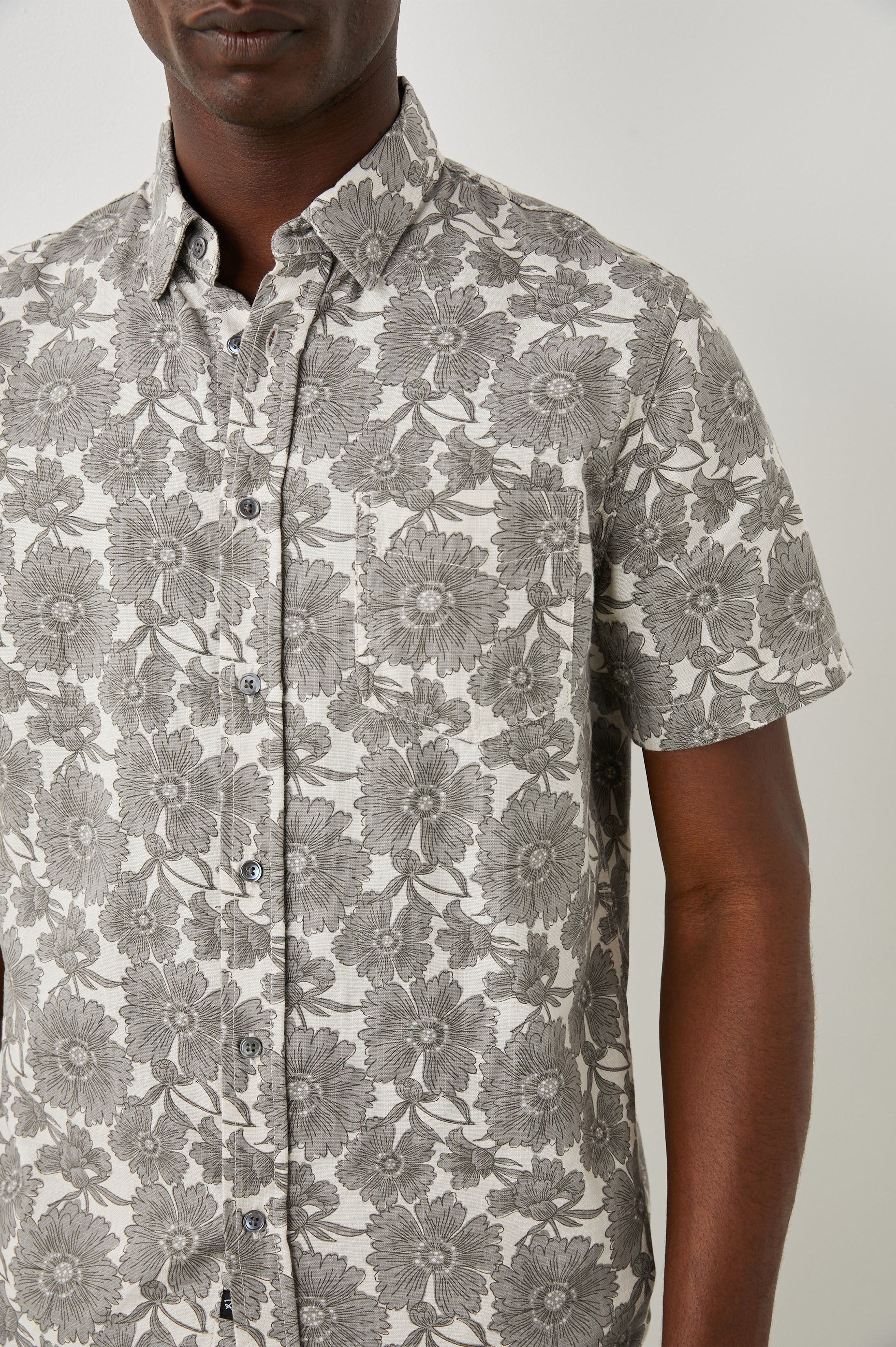 FAIRFAX SHIRT - DAPPLED PETAL MONOCHROME sold by Rails product image thumbnail 2