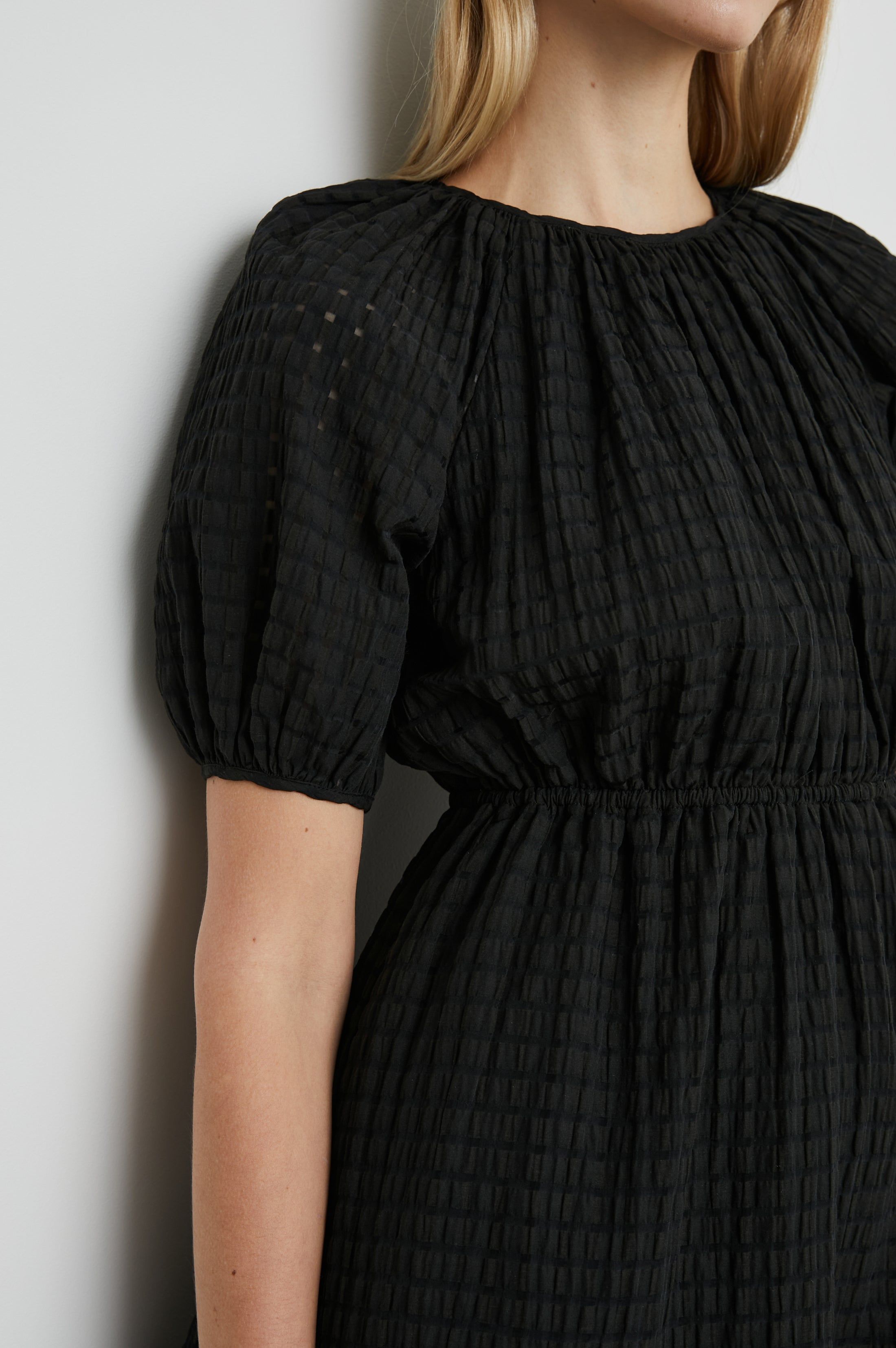 KHLOE DRESS - BLACK SEERSUCKER sold by Rails product image thumbnail 2