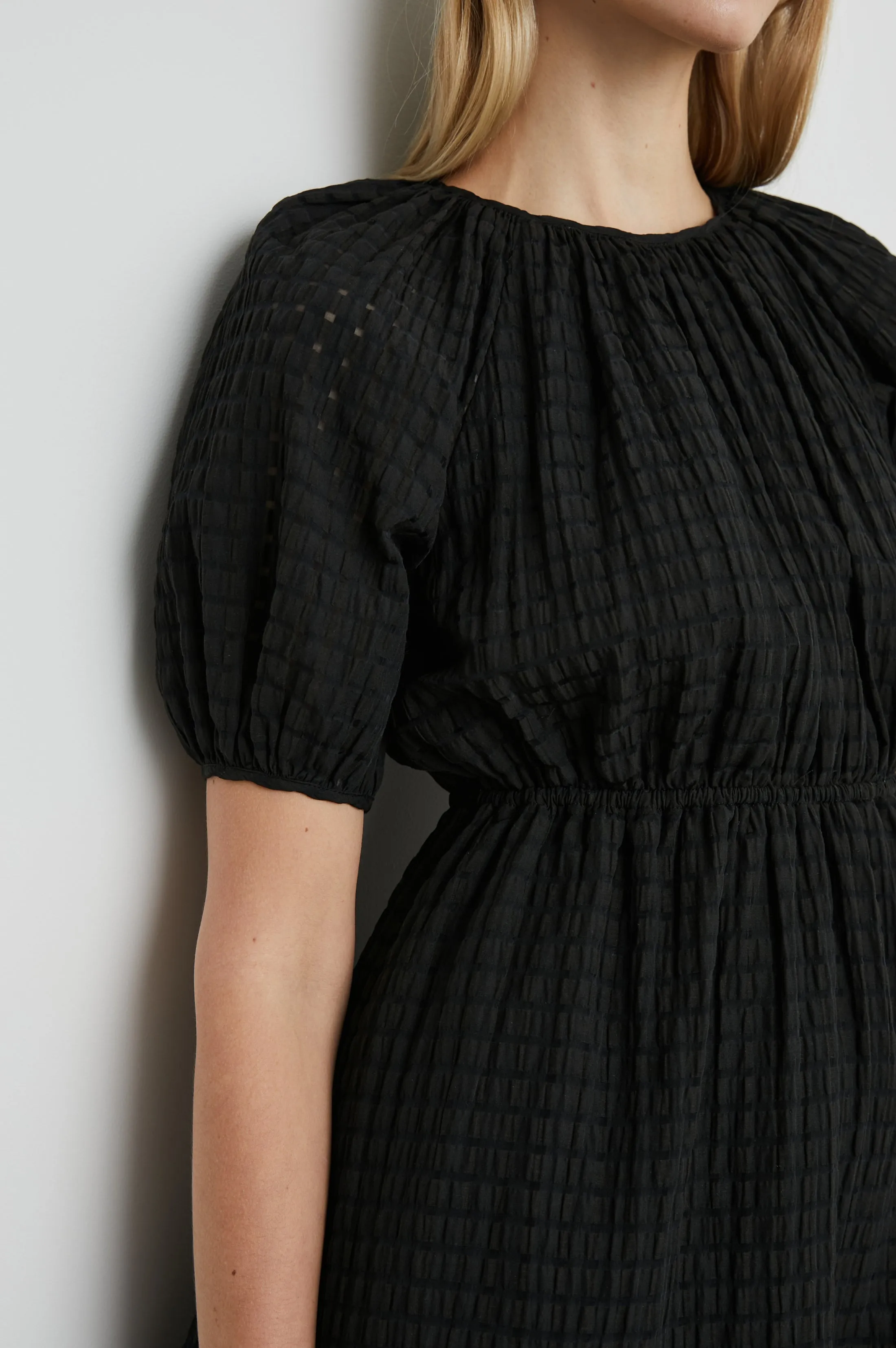 KHLOE DRESS - BLACK SEERSUCKER sold by Rails product image thumbnail 2