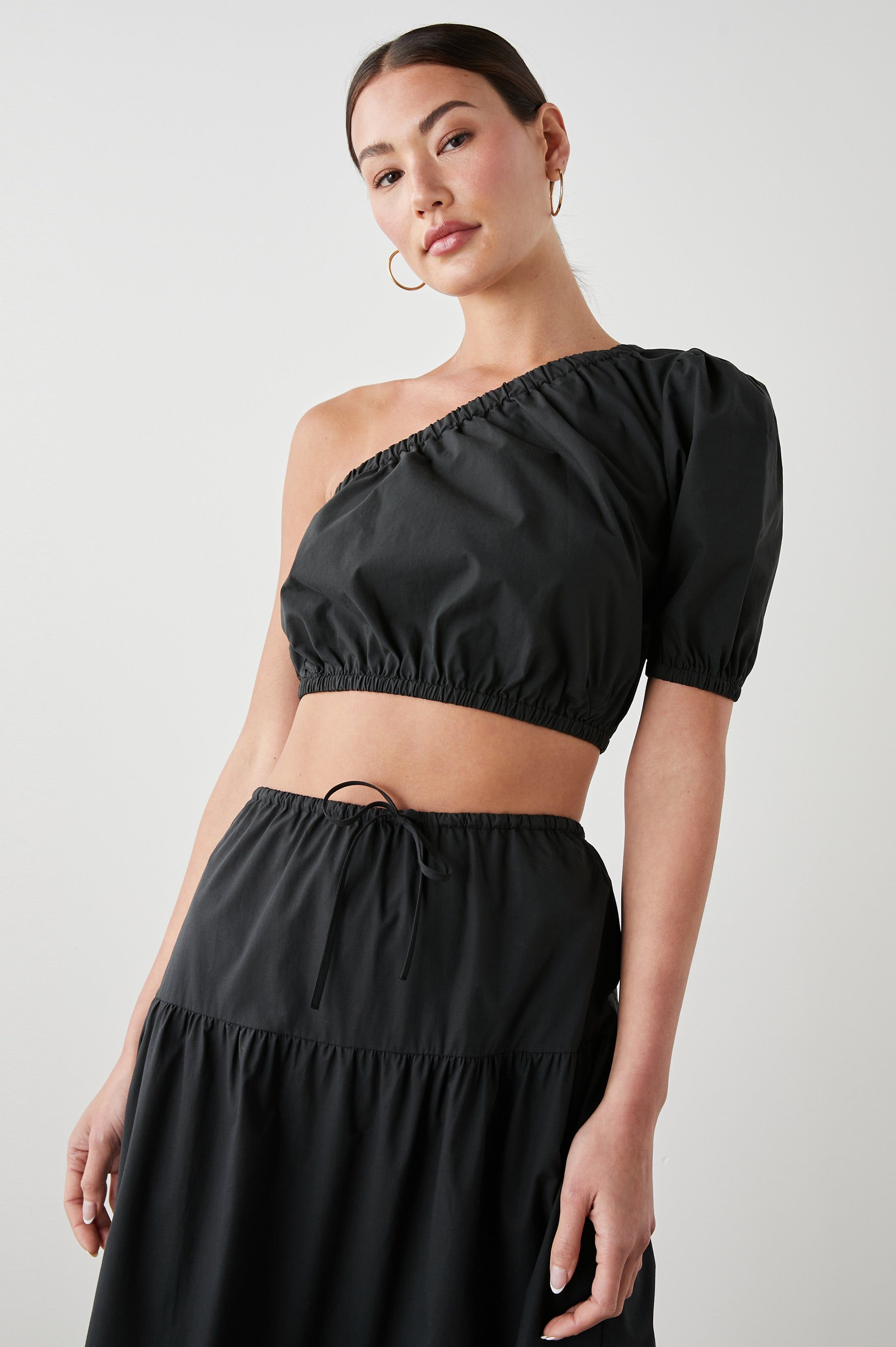 EVY TOP - BLACK sold by Rails