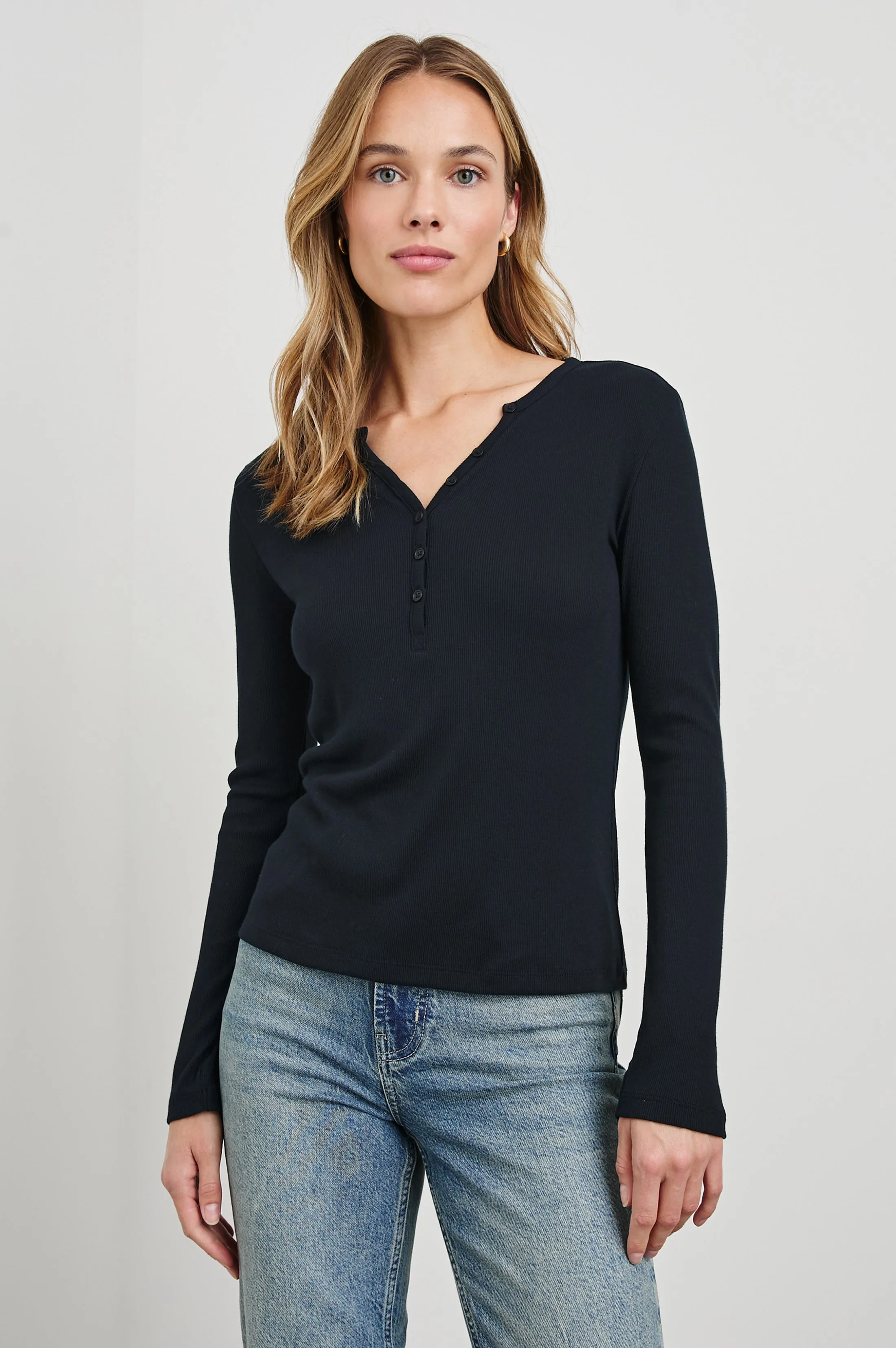 ESSENTIAL HENLEY - BLACK sold by Rails