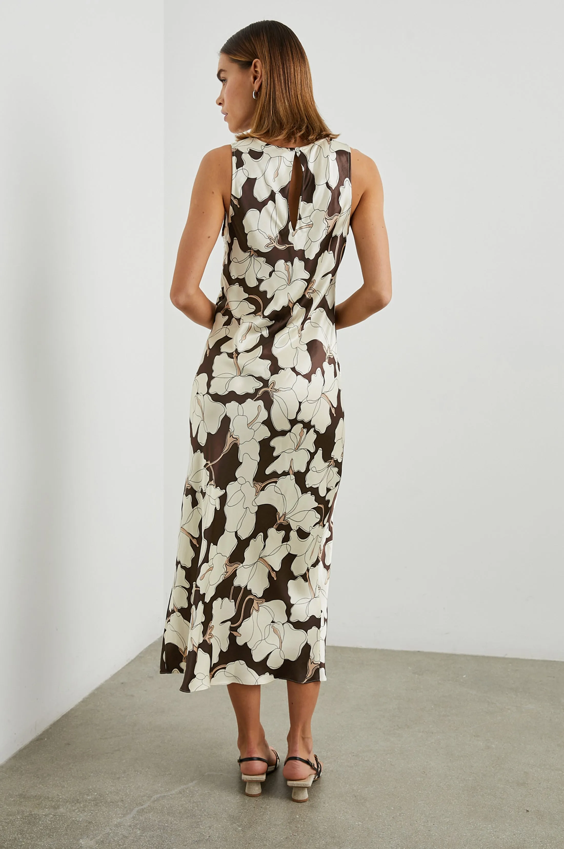 GABRIELLA DRESS - MOCHA FLORAL sold by Rails product image thumbnail 5