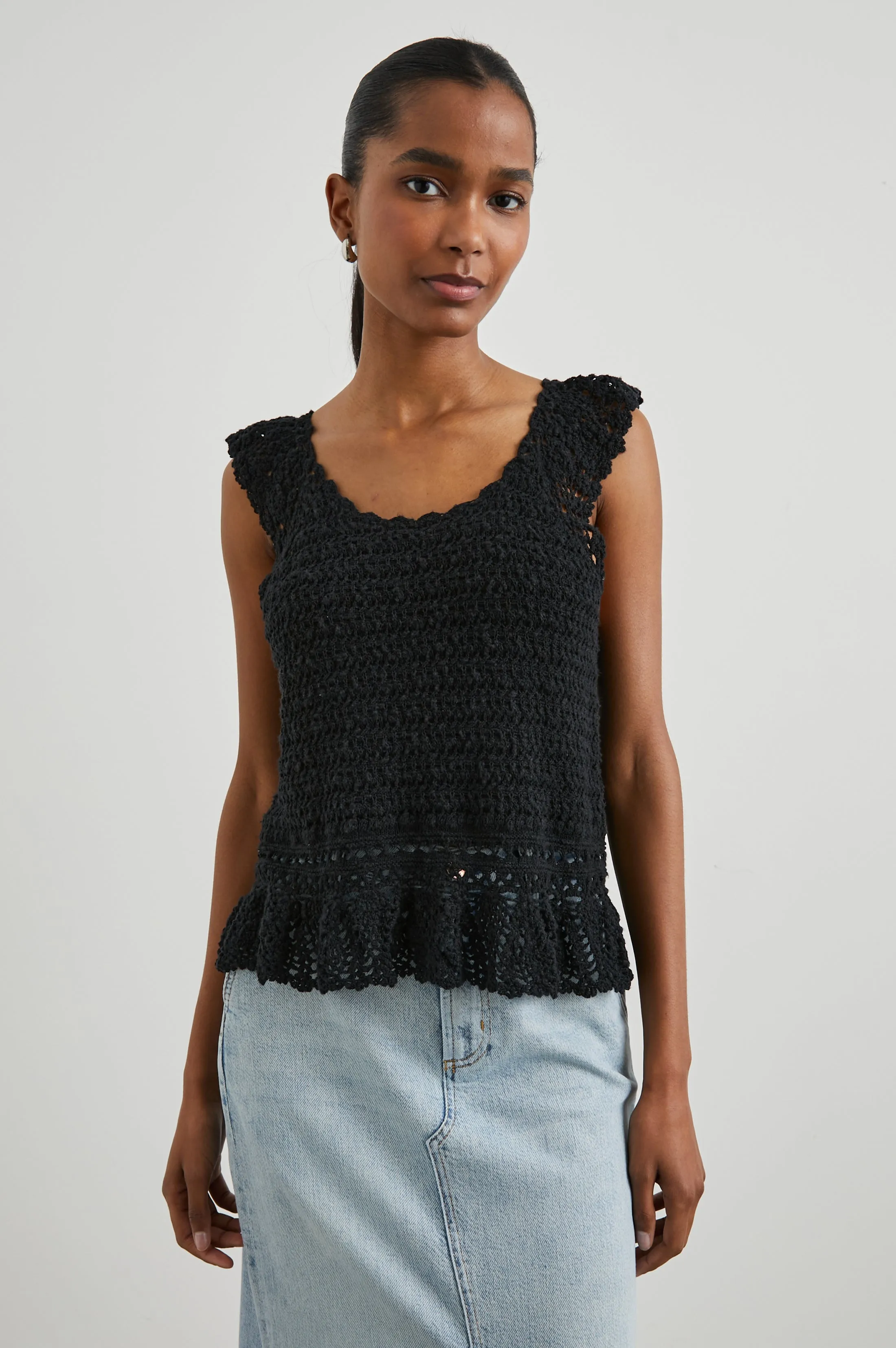 HATTIE TOP - BLACK sold by Rails