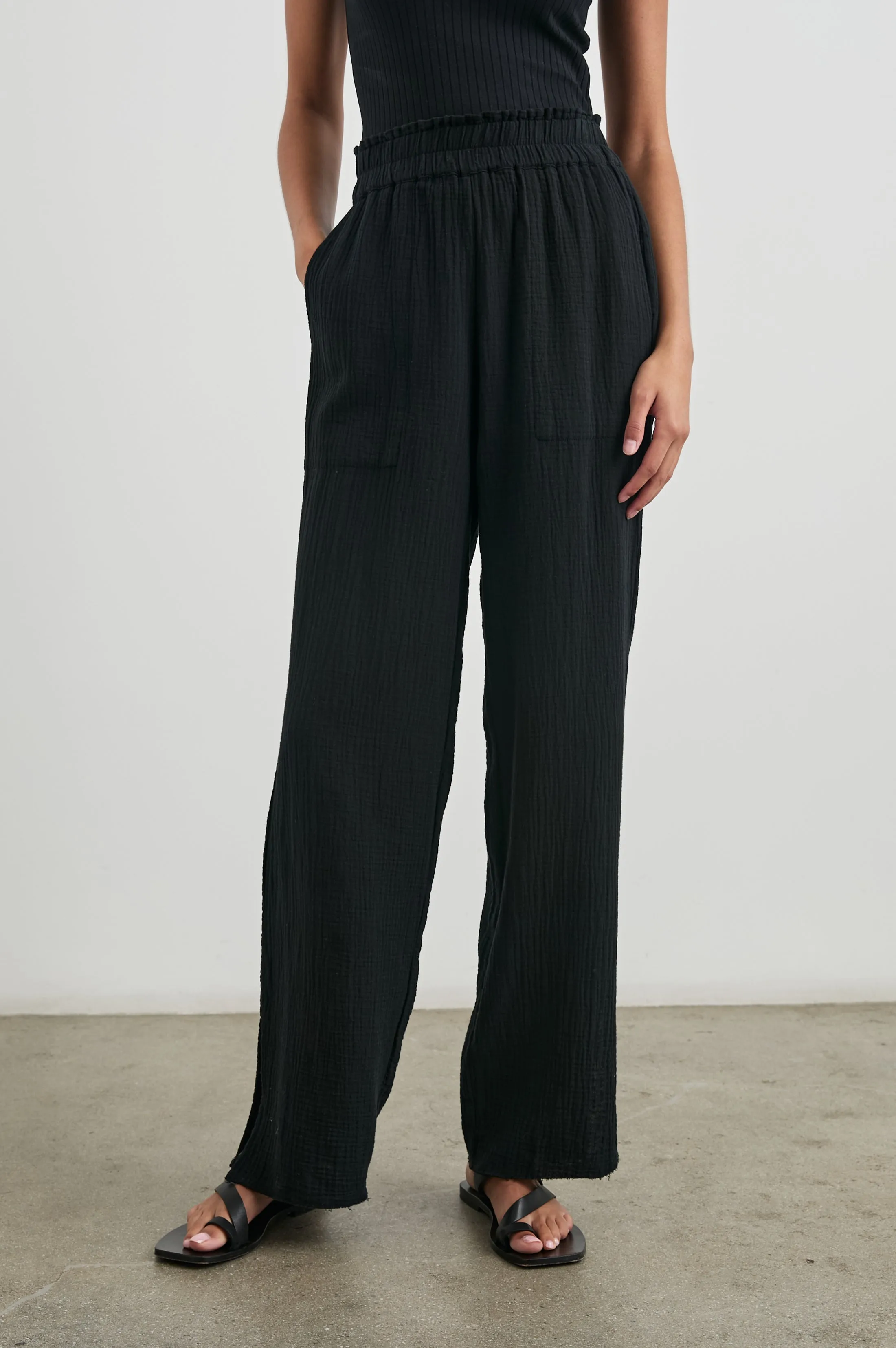 LEON PANT - BLACK sold by Rails