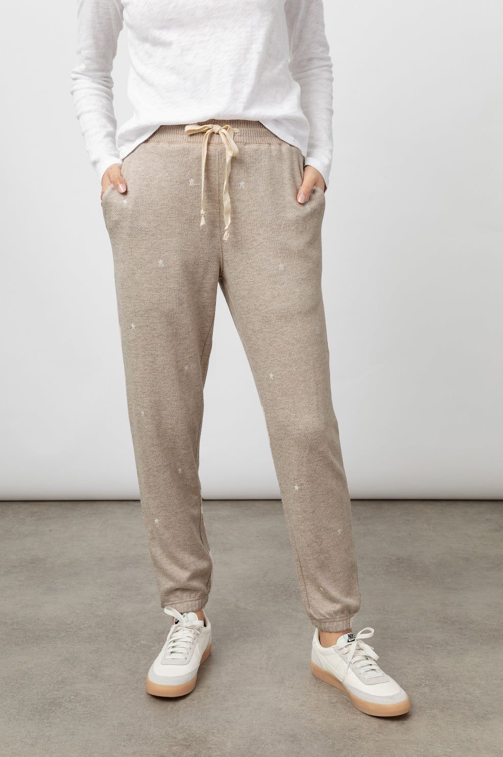 KINGSTON SWEATPANT - HEATHER BROWN EMBROIDERED STARS sold by Rails