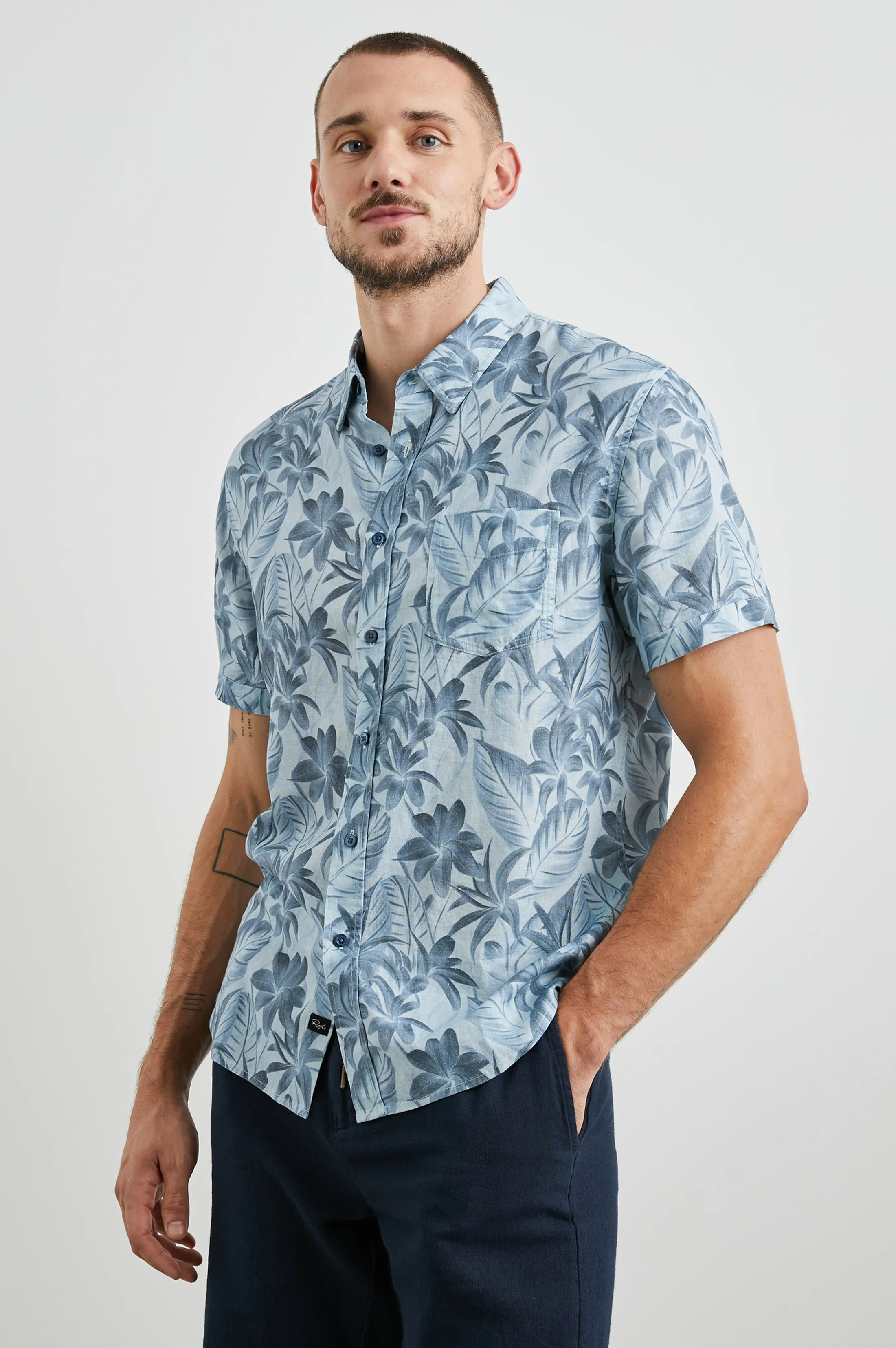 CARSON SHIRT - JUNGLE GARDEN REFLECTION sold by Rails