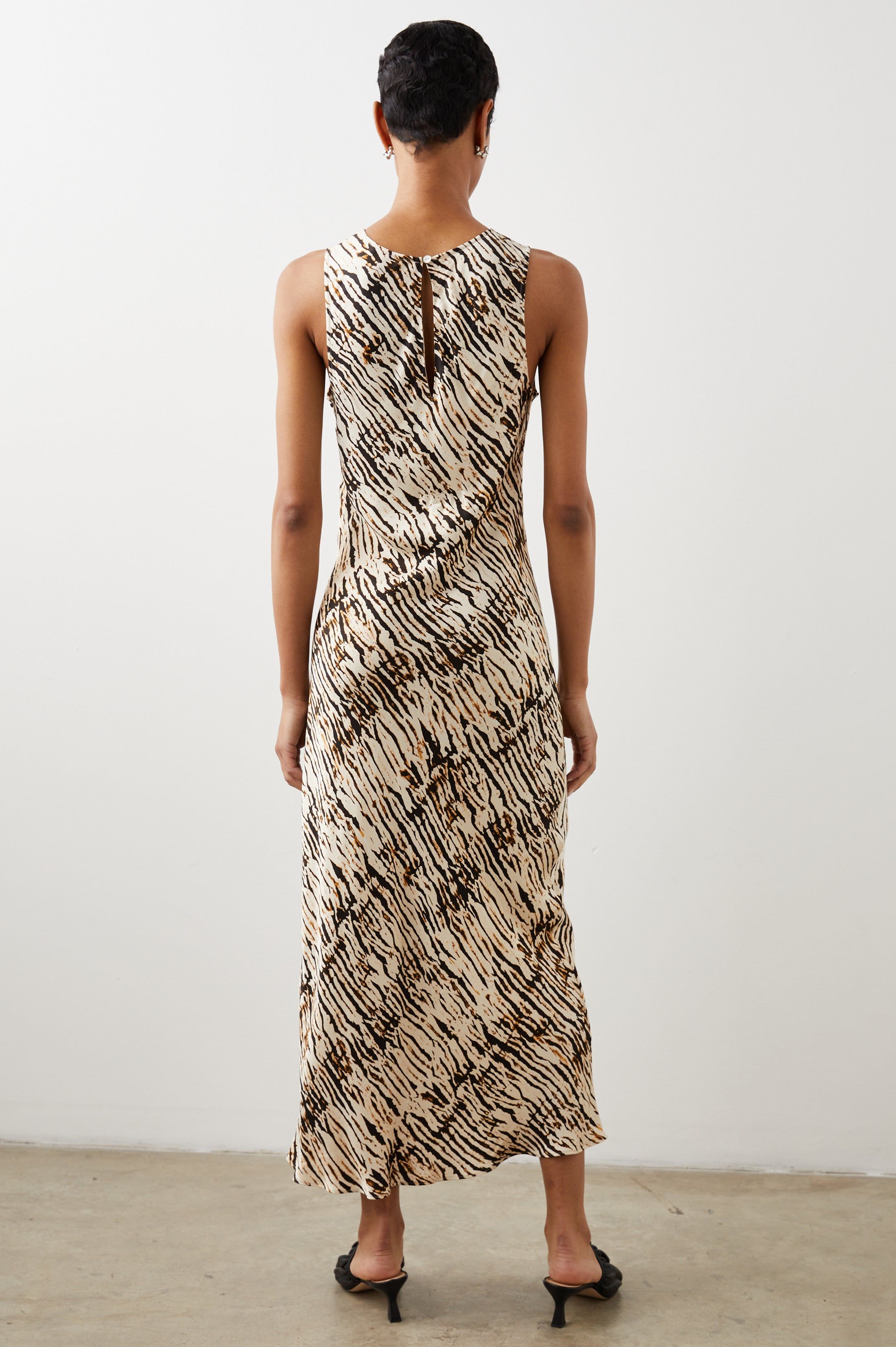 GABRIELLA DRESS - NEUTRAL IKAT sold by Rails product image thumbnail 5