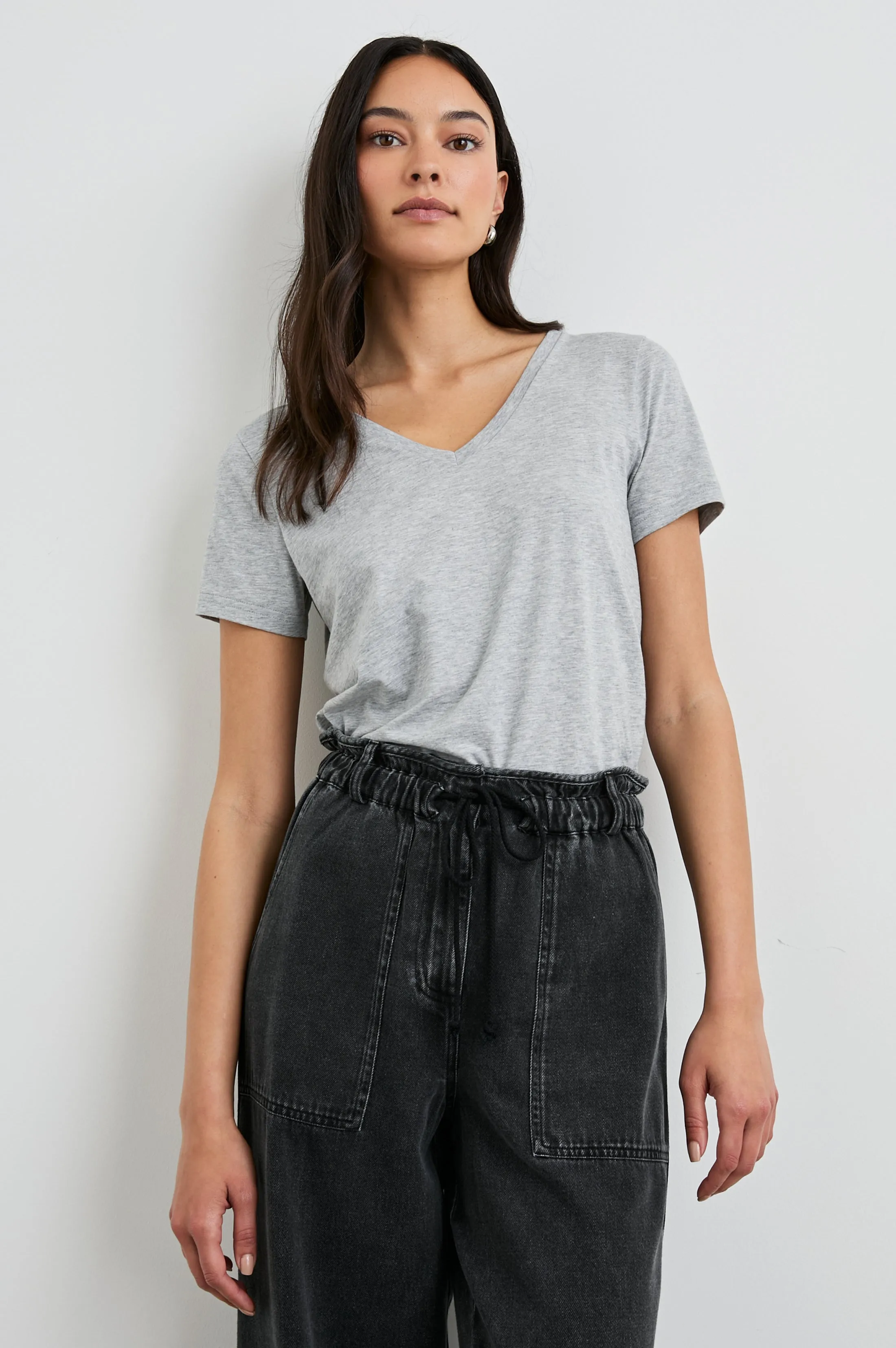 CLASSIC V NECK T-SHIRT - HEATHER GREY sold by Rails