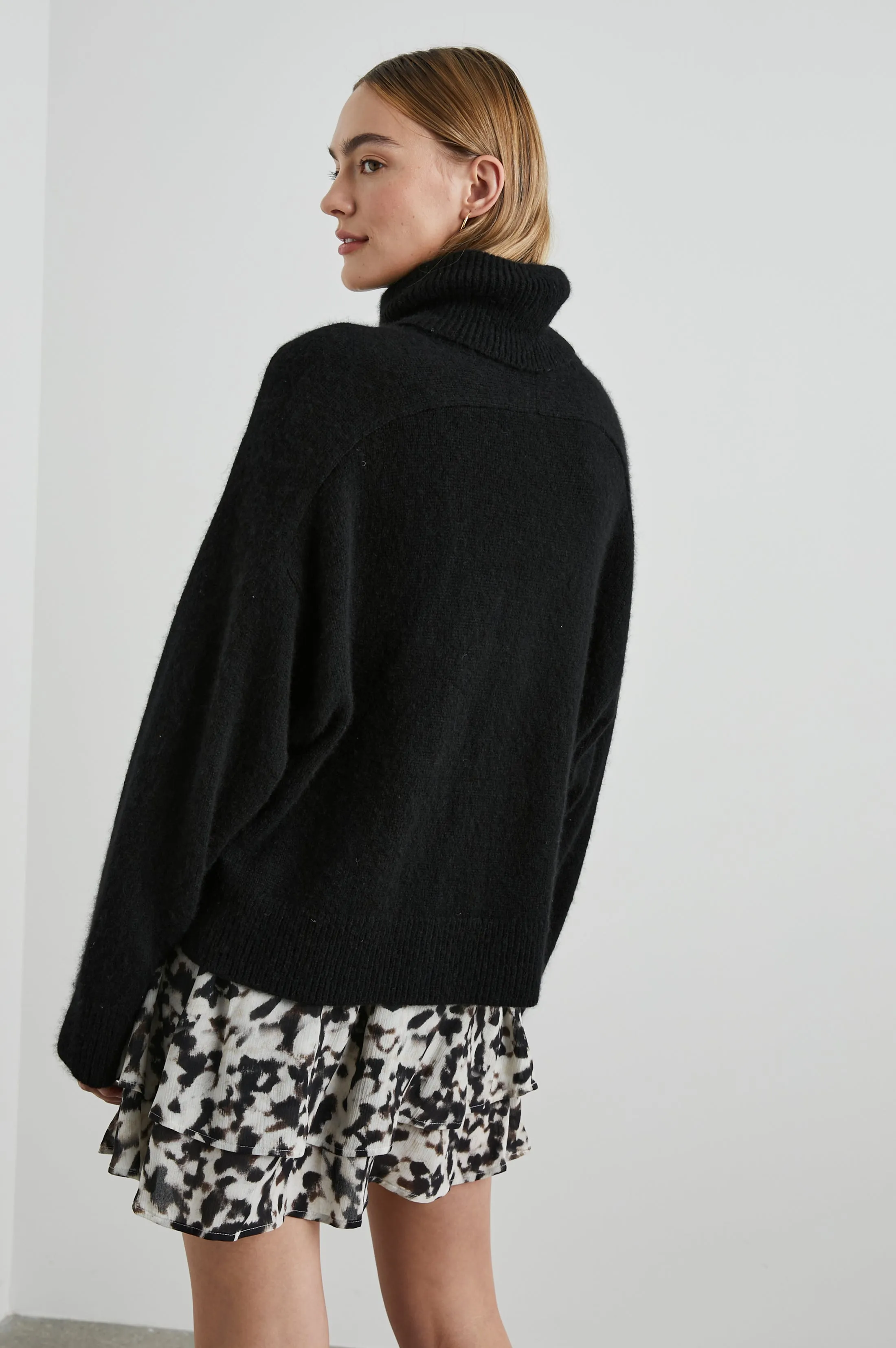 ESTELLE SWEATER - BLACK sold by Rails product image thumbnail 5
