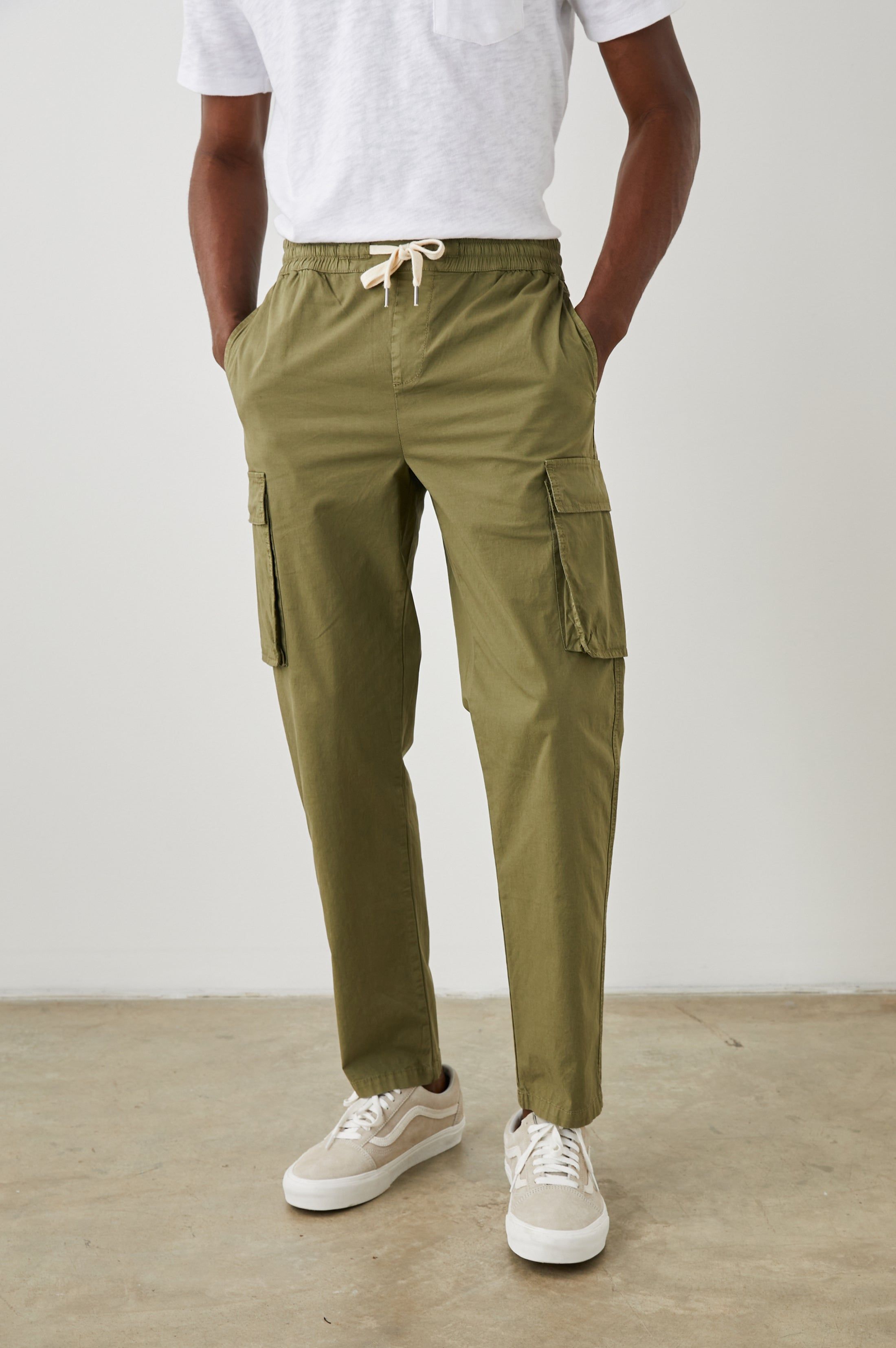 EMMERSON PANT - OLIVE sold by Rails