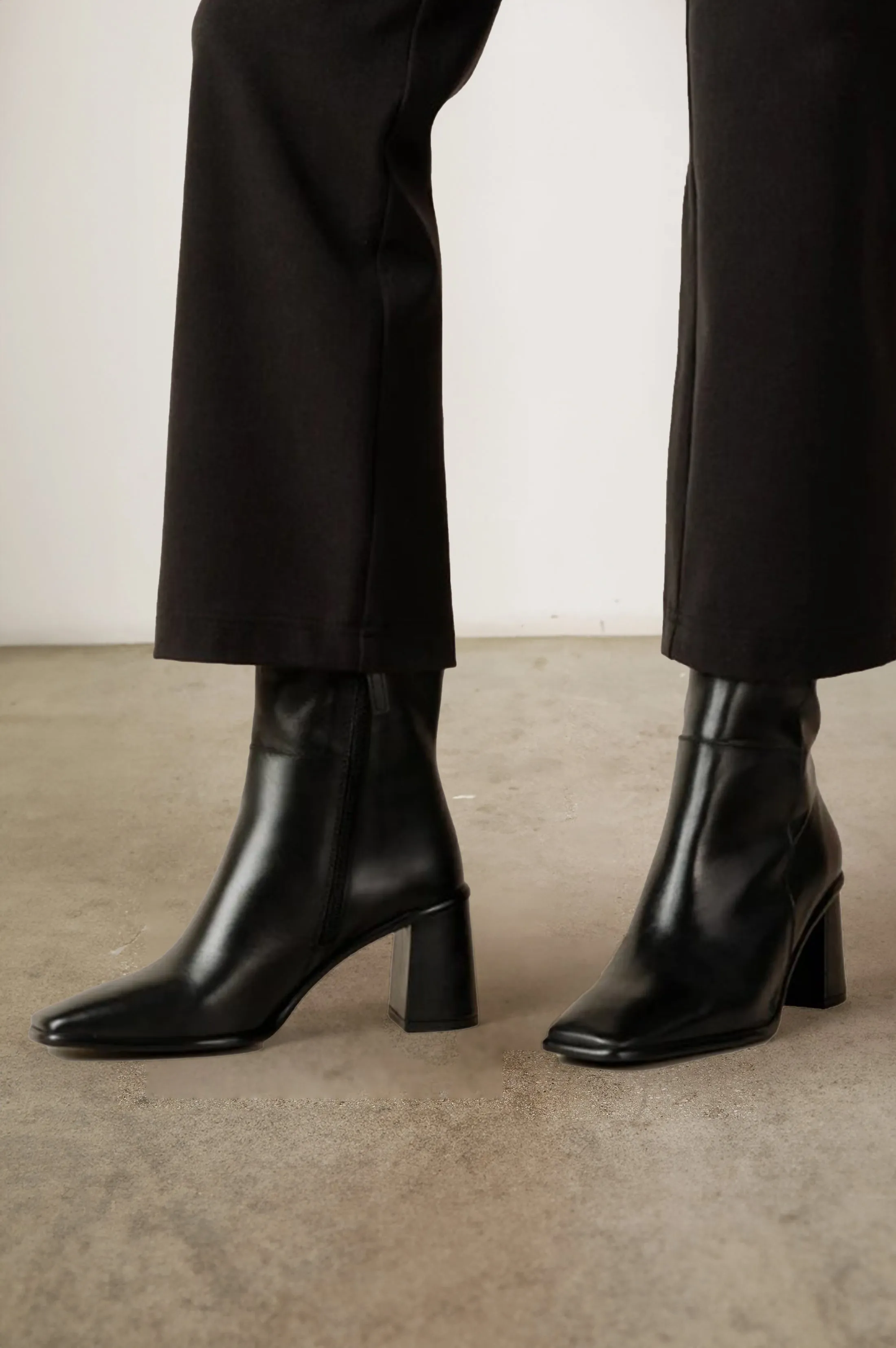 ALOHAS WEST BOOT - TOTAL BLACK sold by Rails