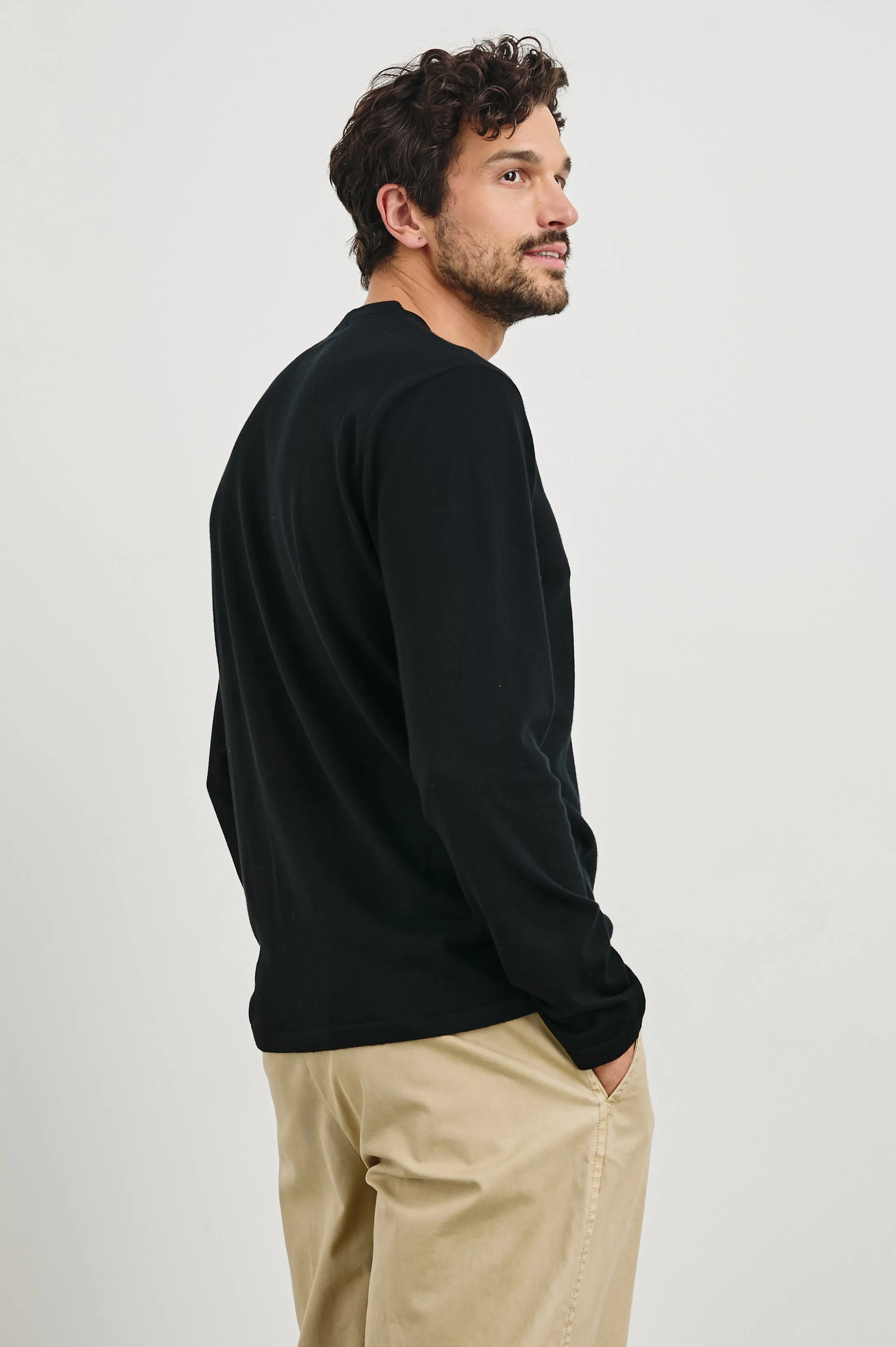 QUENTIN COTTON CASHMERE LONG SLEEVE TEE - BLACK sold by Rails product image thumbnail 5