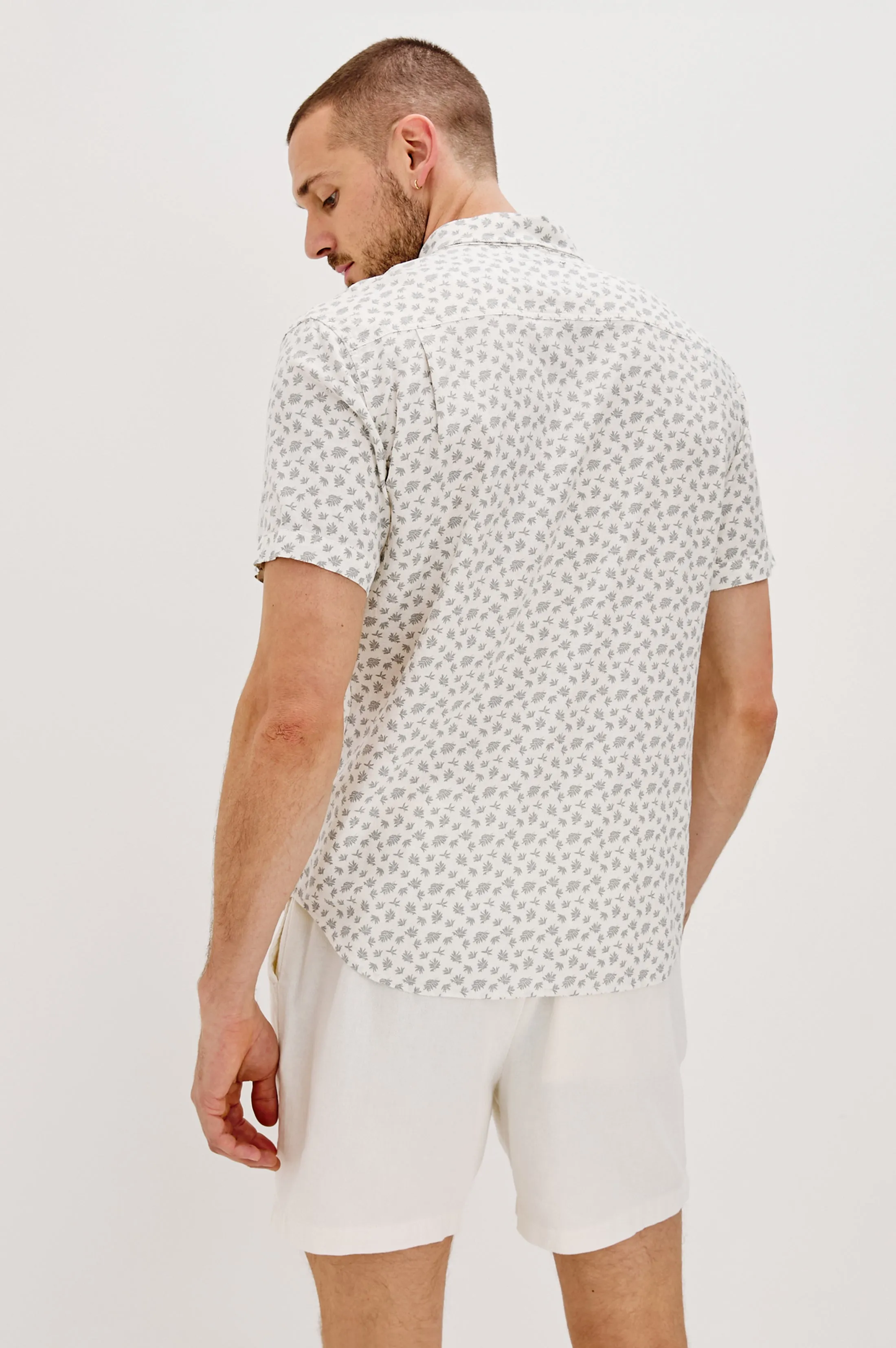 CARSON SHIRT - NERVOUS LEAF WHITE sold by Rails product image thumbnail 5