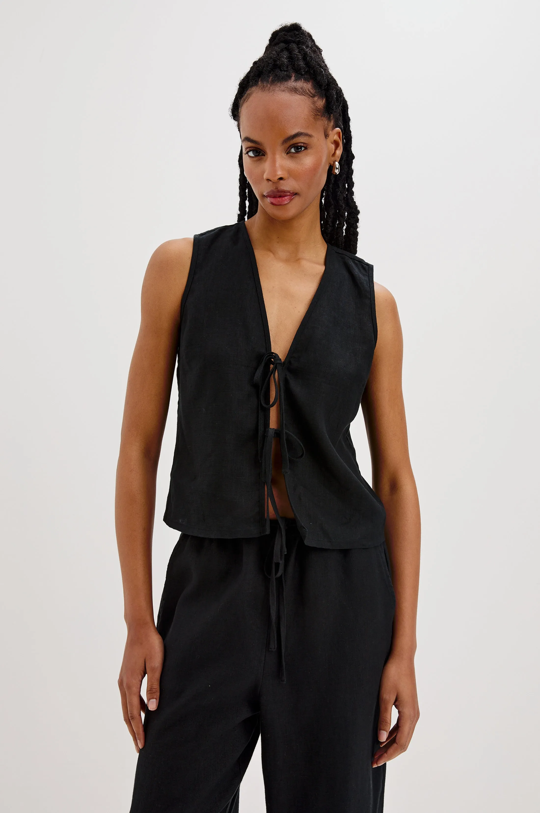 OREGON TOP - BLACK sold by Rails