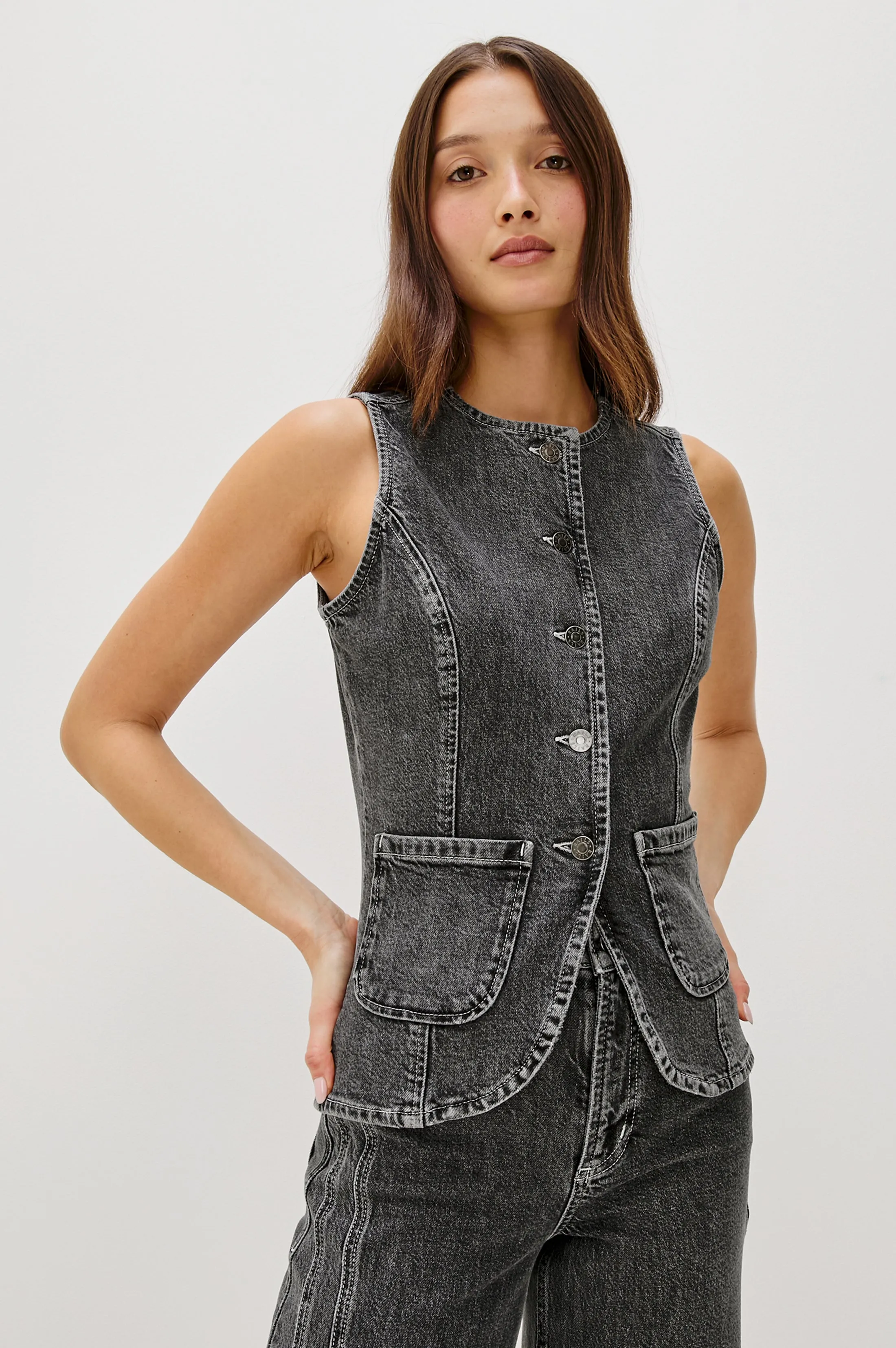 PORTOLA VEST - WASHED CHARCOAL sold by Rails