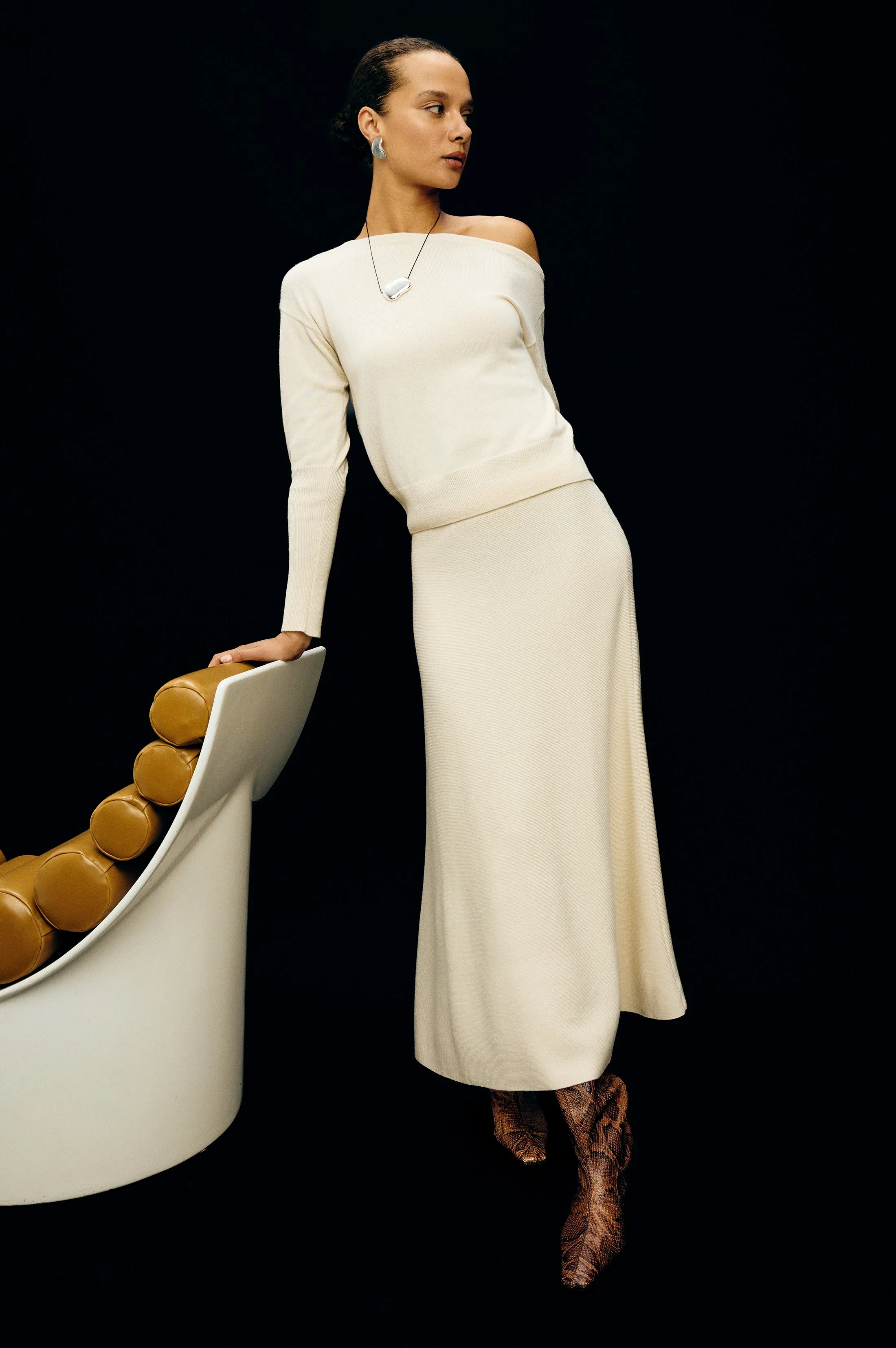 ODITA SKIRT - IVORY sold by Rails