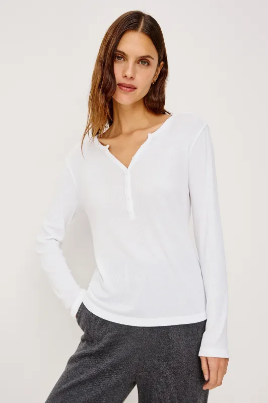 LOUNGE HENLEY - WHITE sold by Rails
