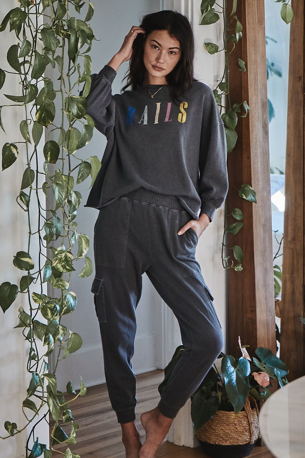 RAILS SIGNATURE SWEATSHIRT - VINTAGE BLACK sold by Rails product image thumbnail 2