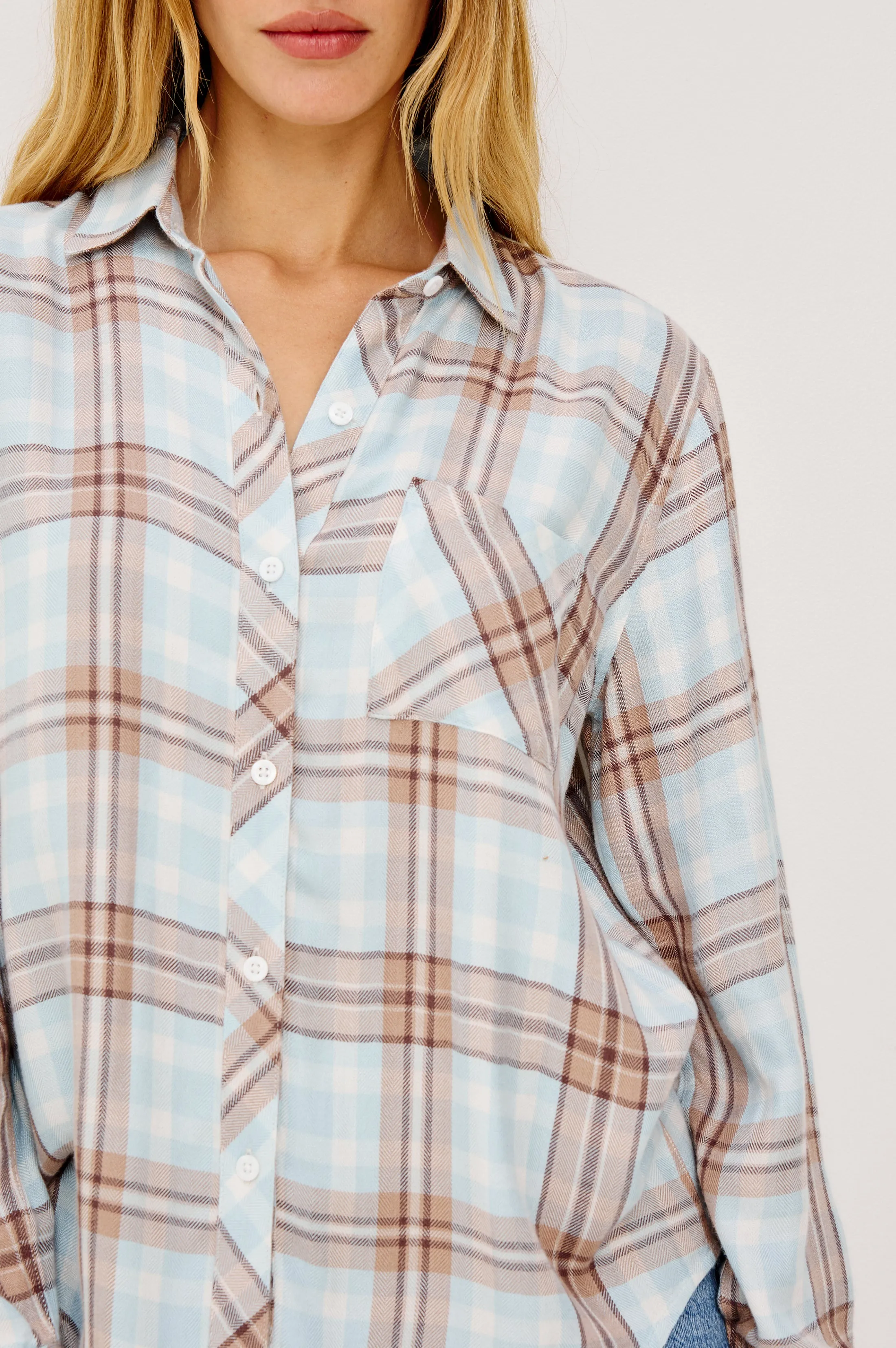 HUNTER SHIRT - CHAMBRAY IVORY DUNE sold by Rails product image thumbnail 3