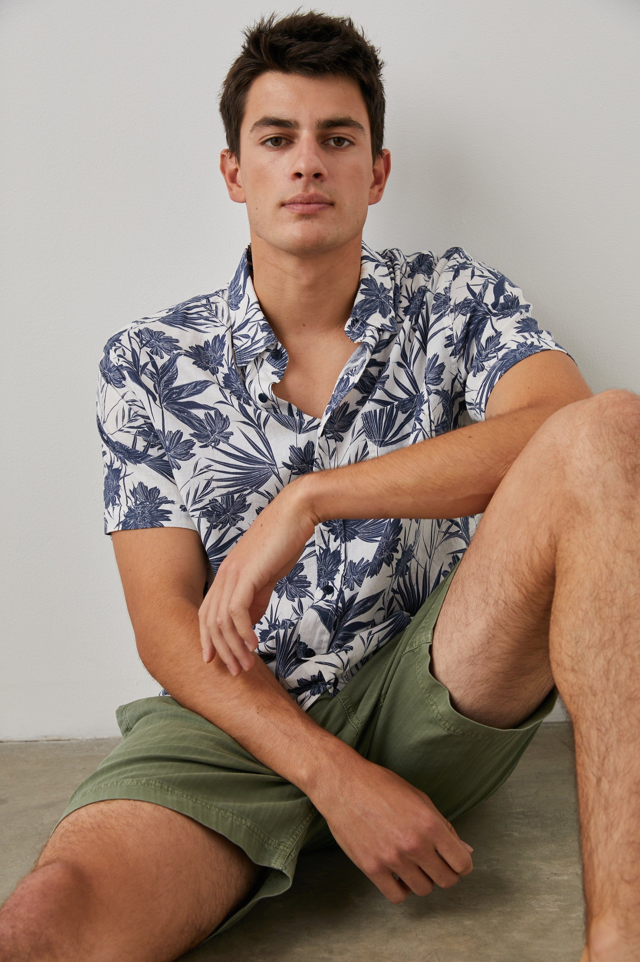 CARSON SHIRT - JUNGLE FOLIAGE ROYAL sold by Rails product image thumbnail 4