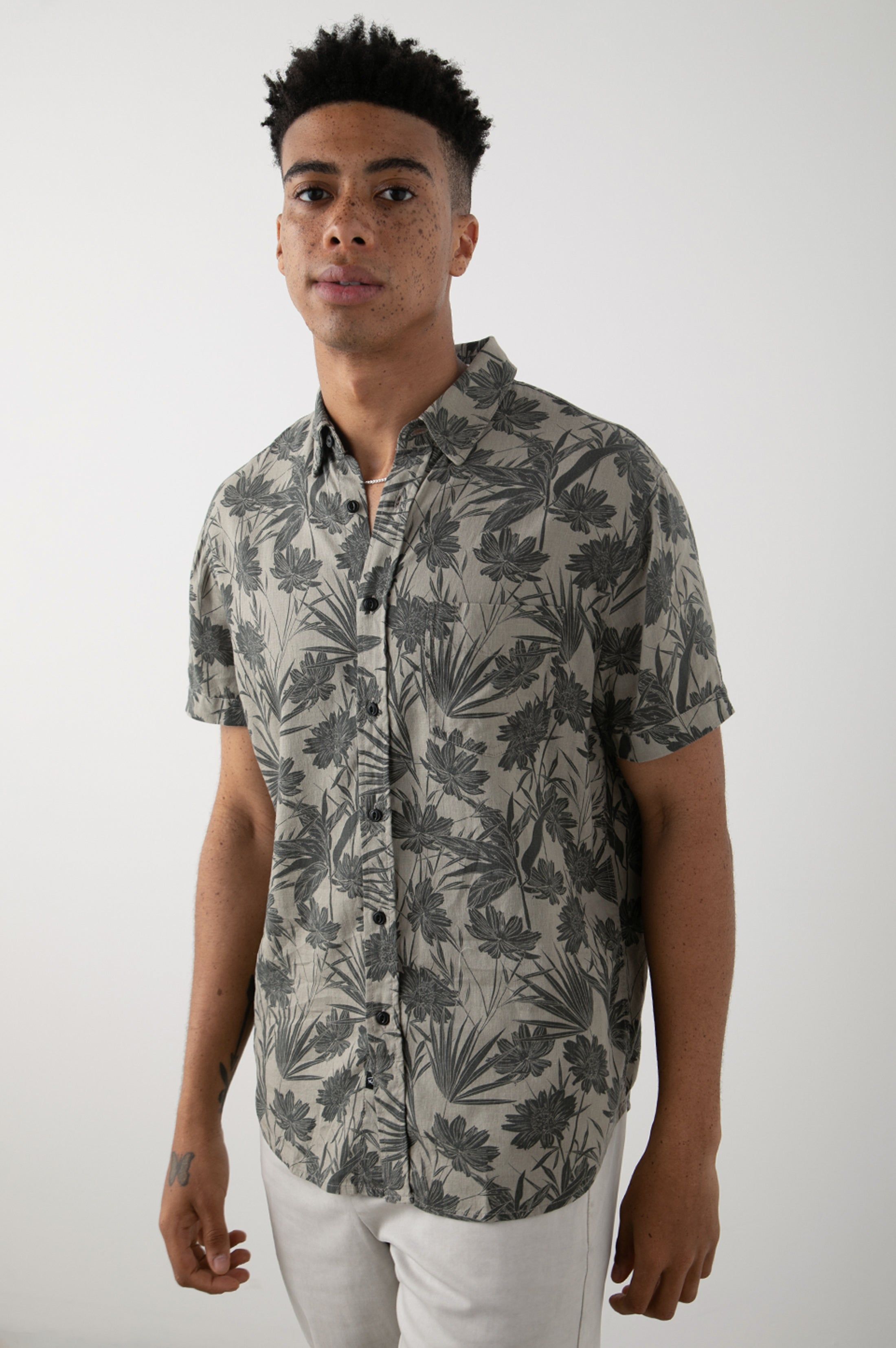 CARSON SHIRT - JUNGLE FOLIAGE OLIVE sold by Rails product image thumbnail 4