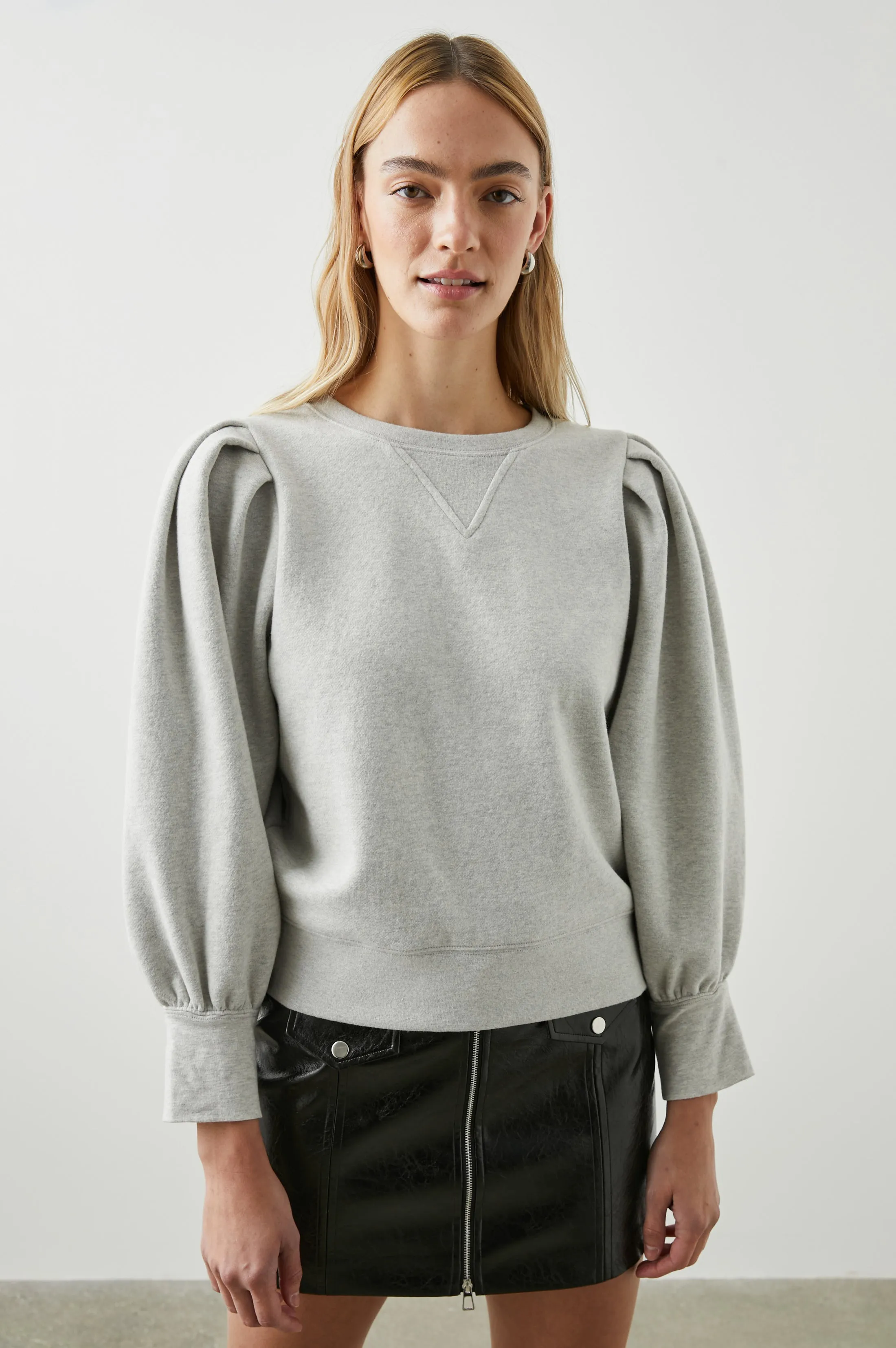 TIFFANY SWEATSHIRT - HEATHER GREY sold by Rails
