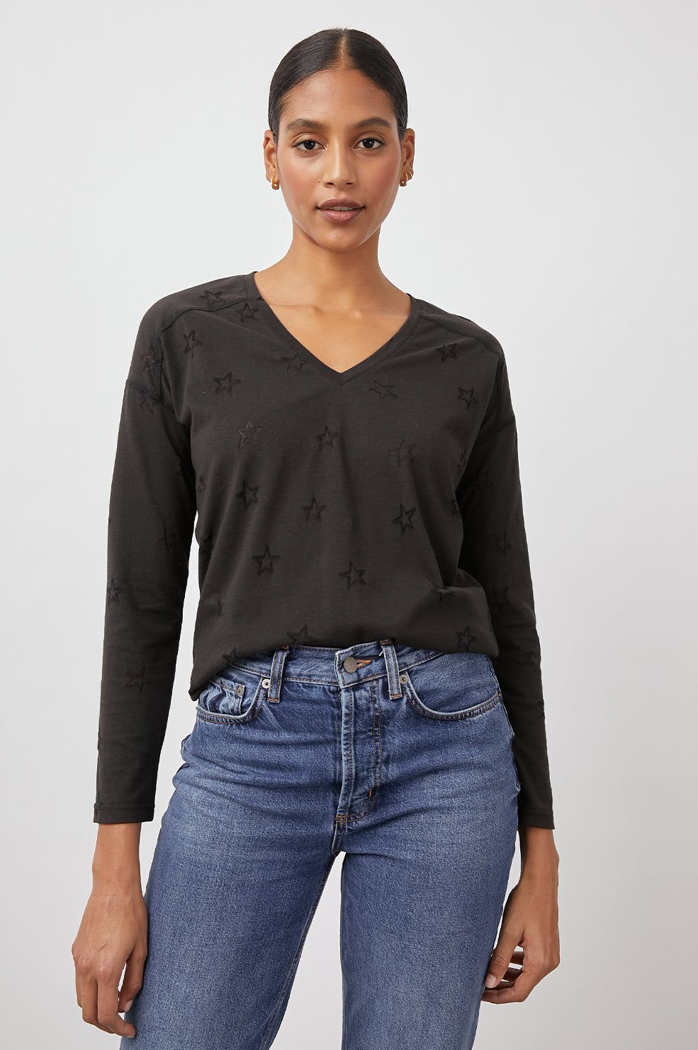 THE SAMI LONG SLEEVE V T-SHIRT - BLACK STARS BURNOUT sold by Rails