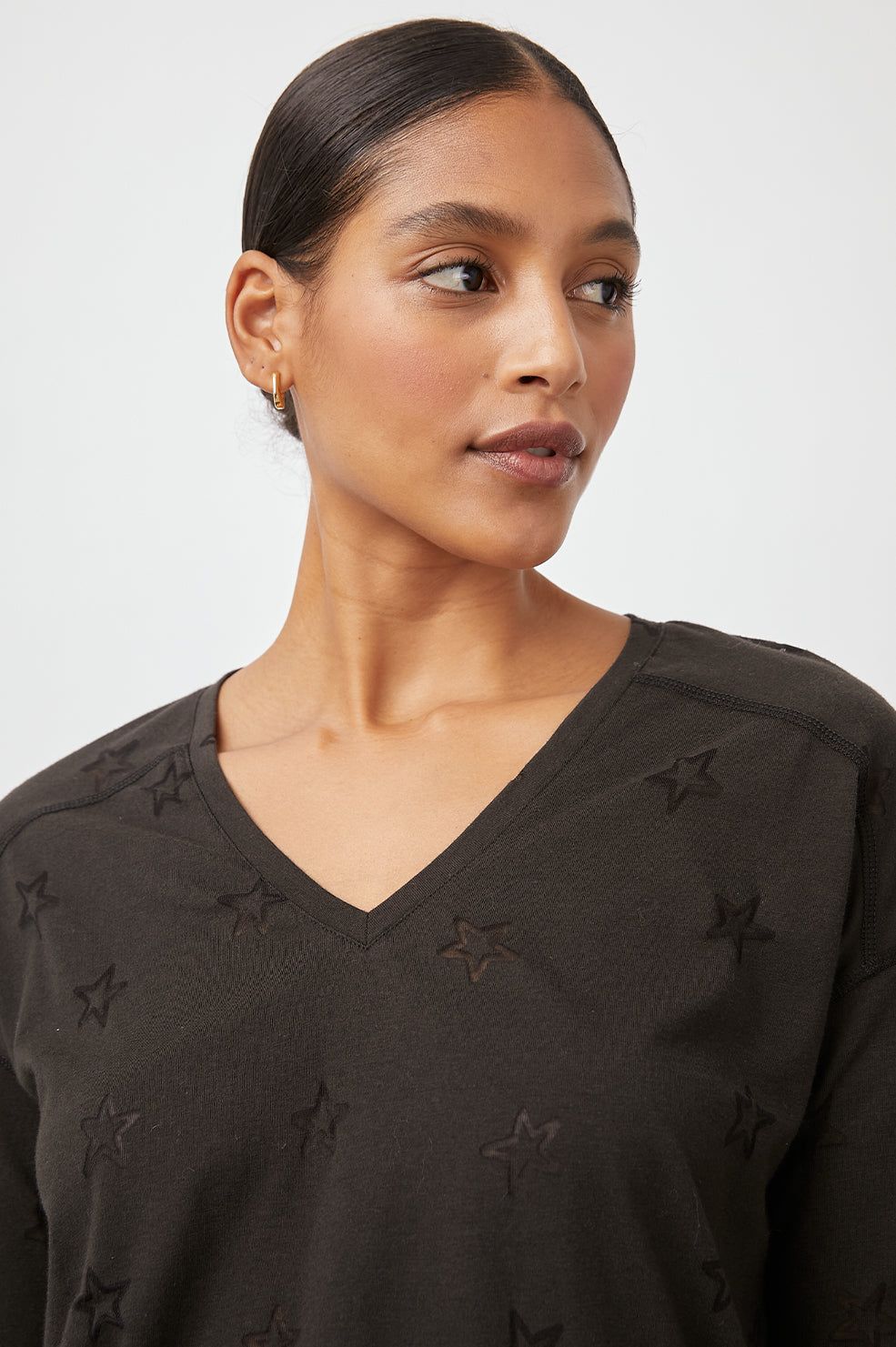 THE SAMI LONG SLEEVE V T-SHIRT - BLACK STARS BURNOUT sold by Rails product image thumbnail 4