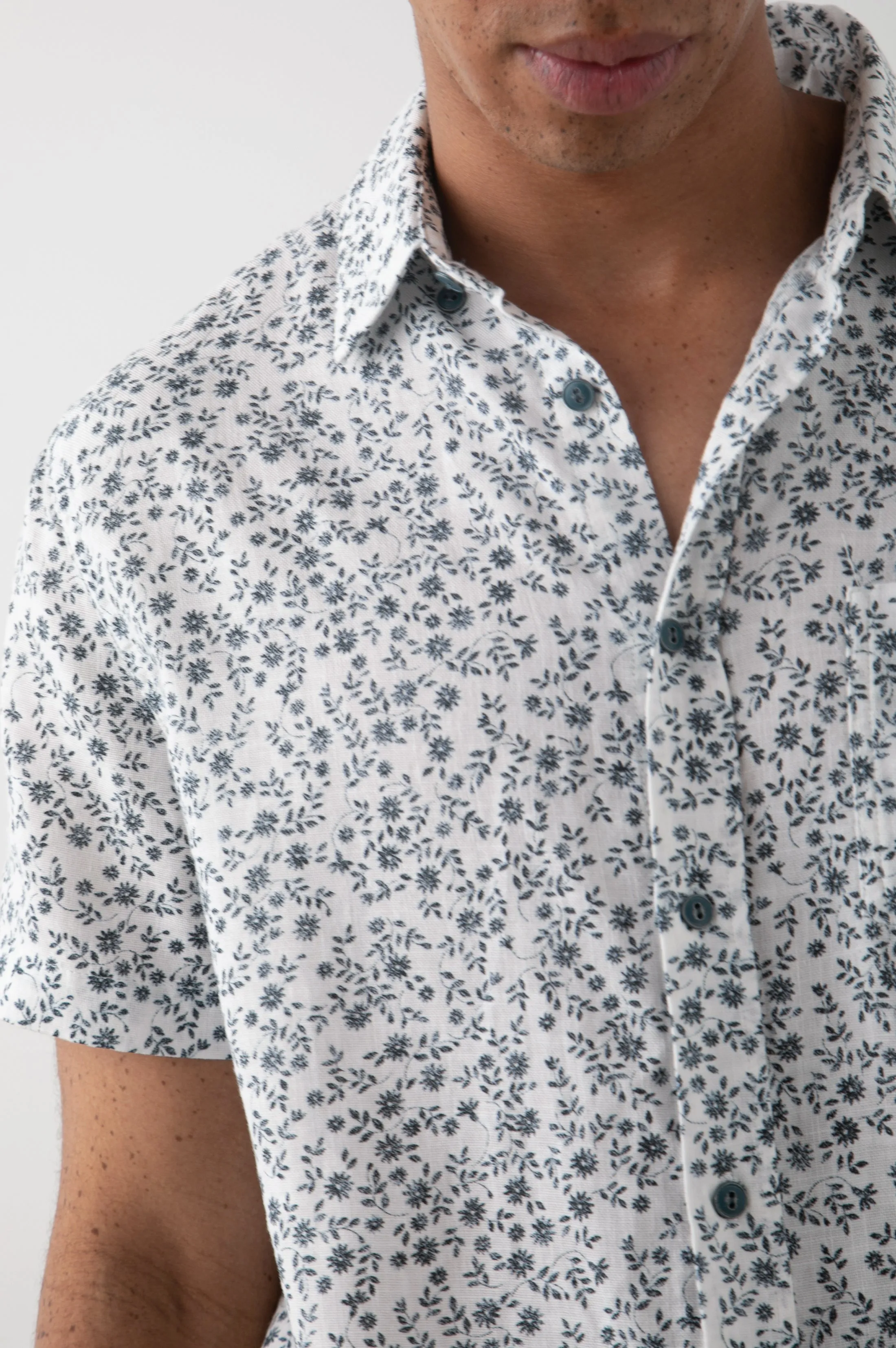 FAIRFAX SHIRT - CREEPING IVY WHITE BLUE sold by Rails product image thumbnail 2