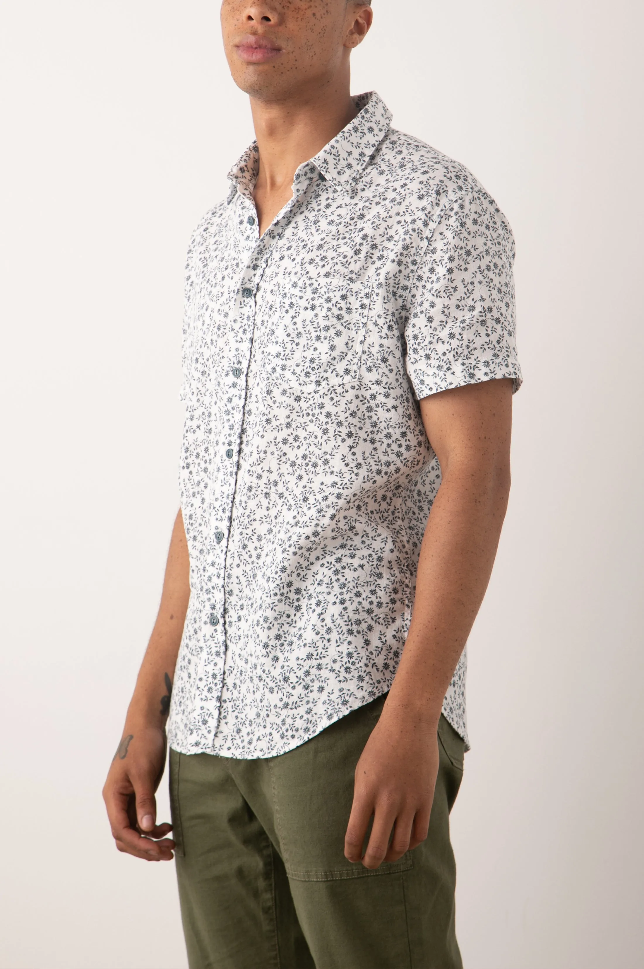 FAIRFAX SHIRT - CREEPING IVY WHITE BLUE sold by Rails product image thumbnail 3