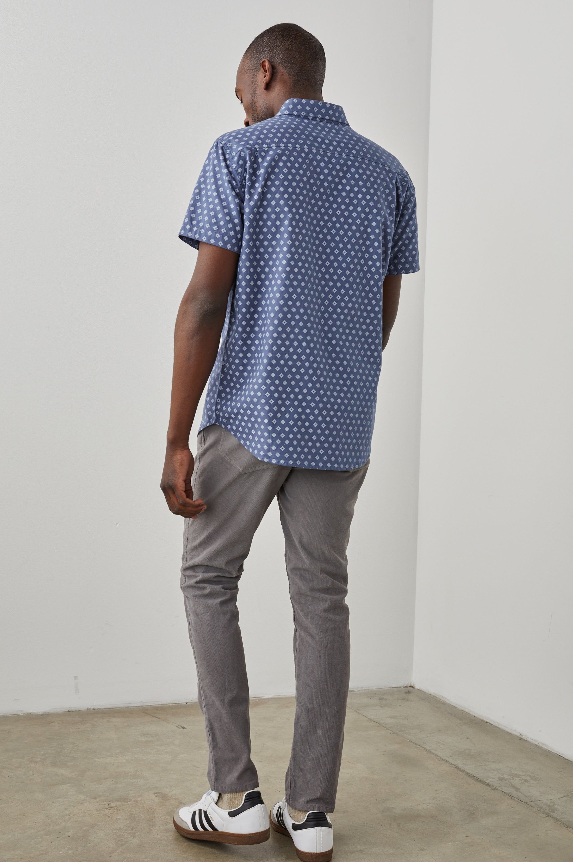 FAIRFAX SHIRT - GEO DIAMOND WHITE BLUE sold by Rails product image thumbnail 5