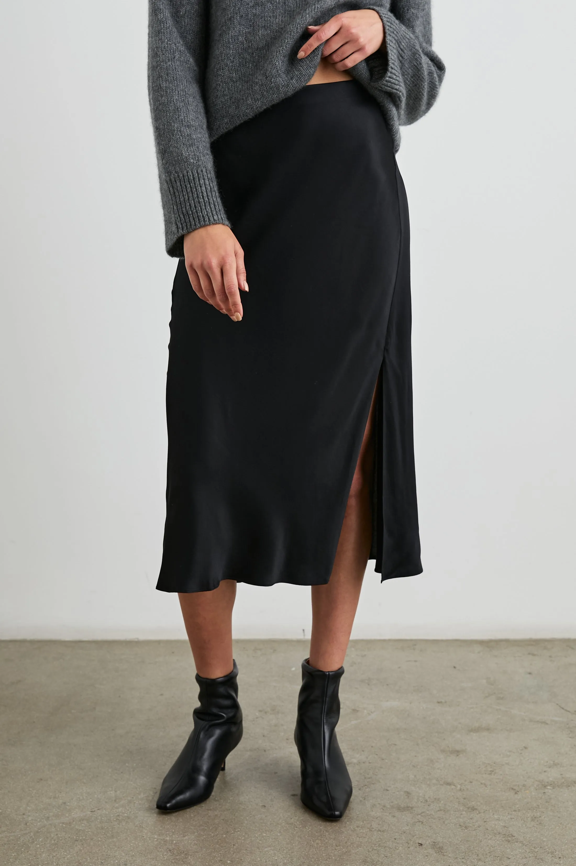 MAYA SKIRT - BLACK sold by Rails