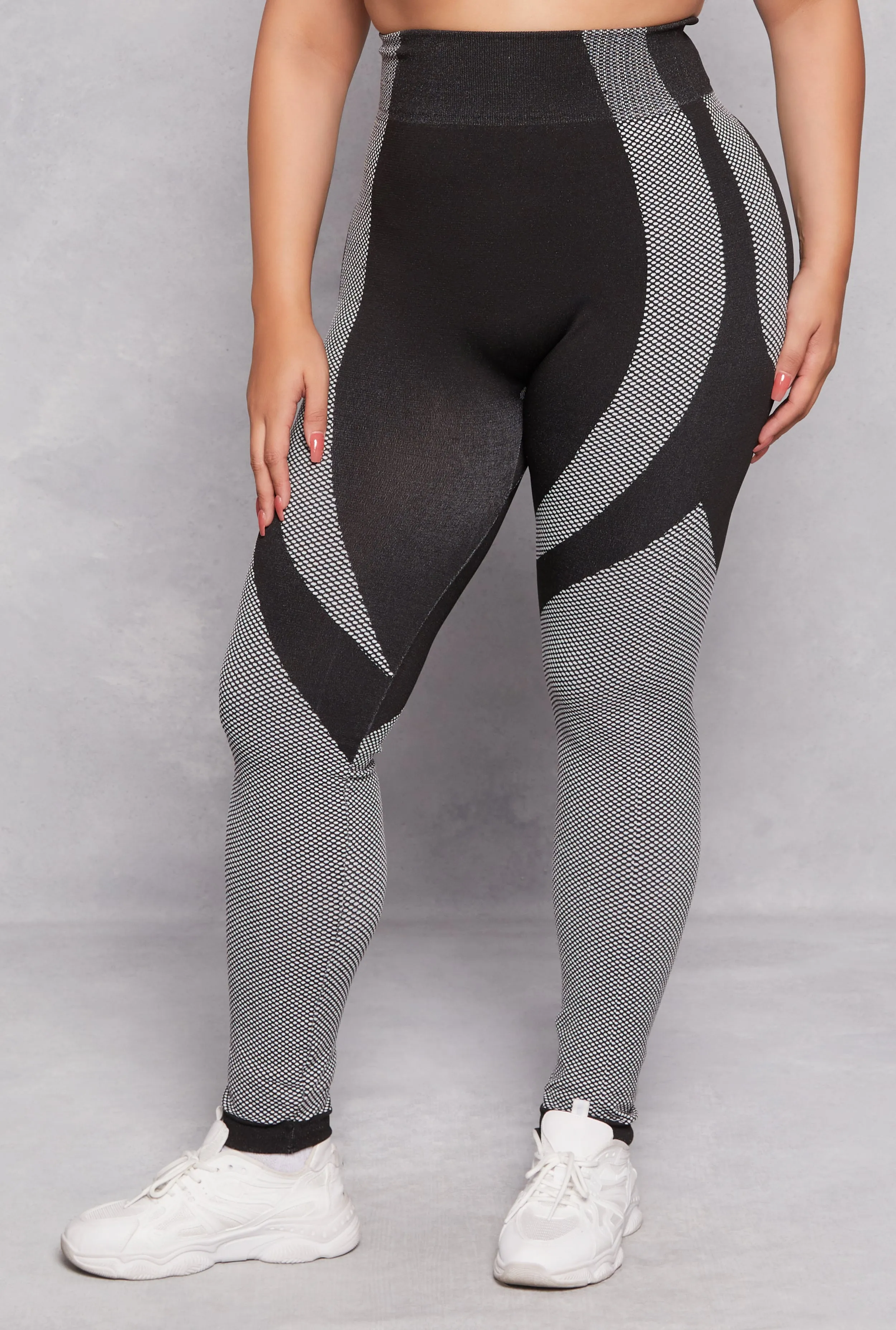 Plus Size Seamless Color Block Active Leggings sold by Rainbow product image thumbnail 2
