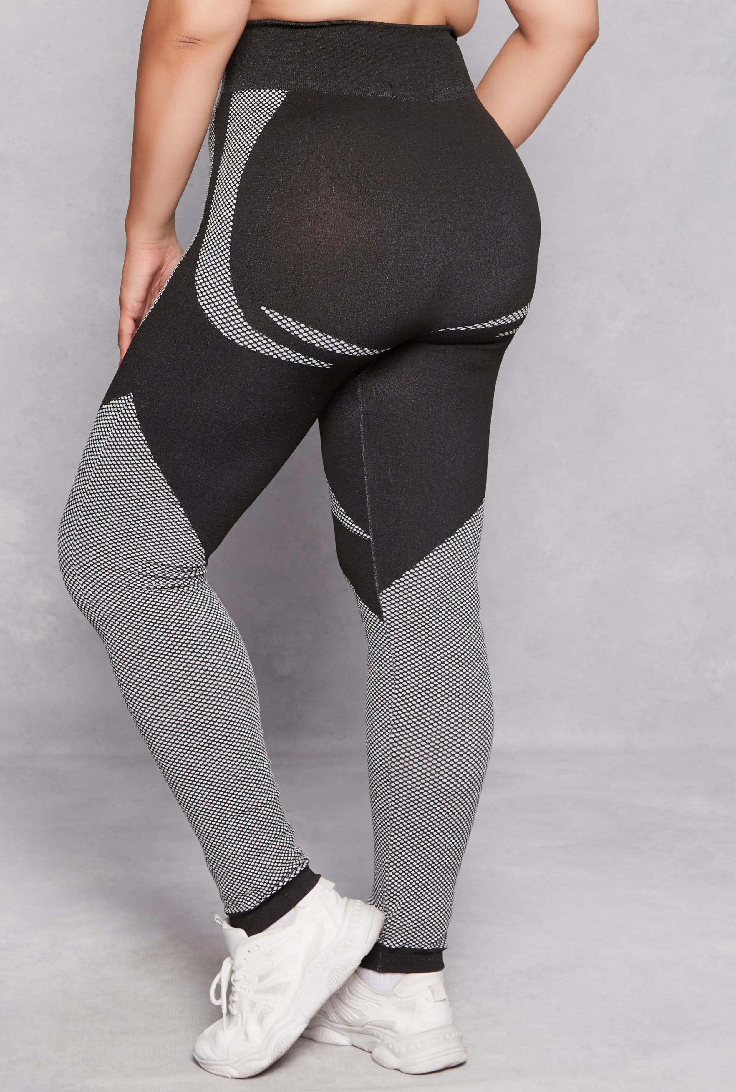 Plus Size Seamless Color Block Active Leggings sold by Rainbow product image thumbnail 3