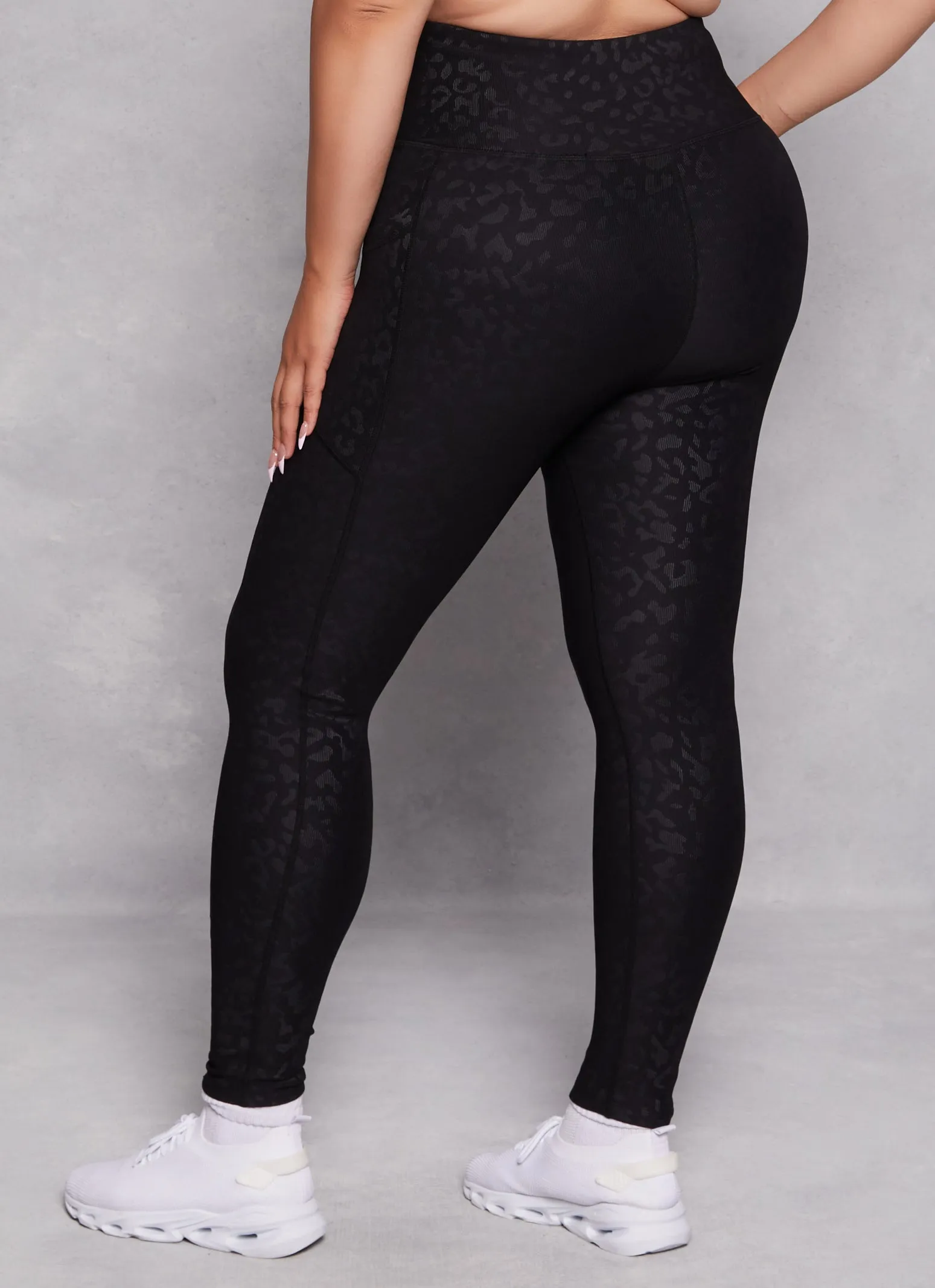 Plus Size Animal Print Cell Phone Pocket Leggings sold by Rainbow product image thumbnail 3