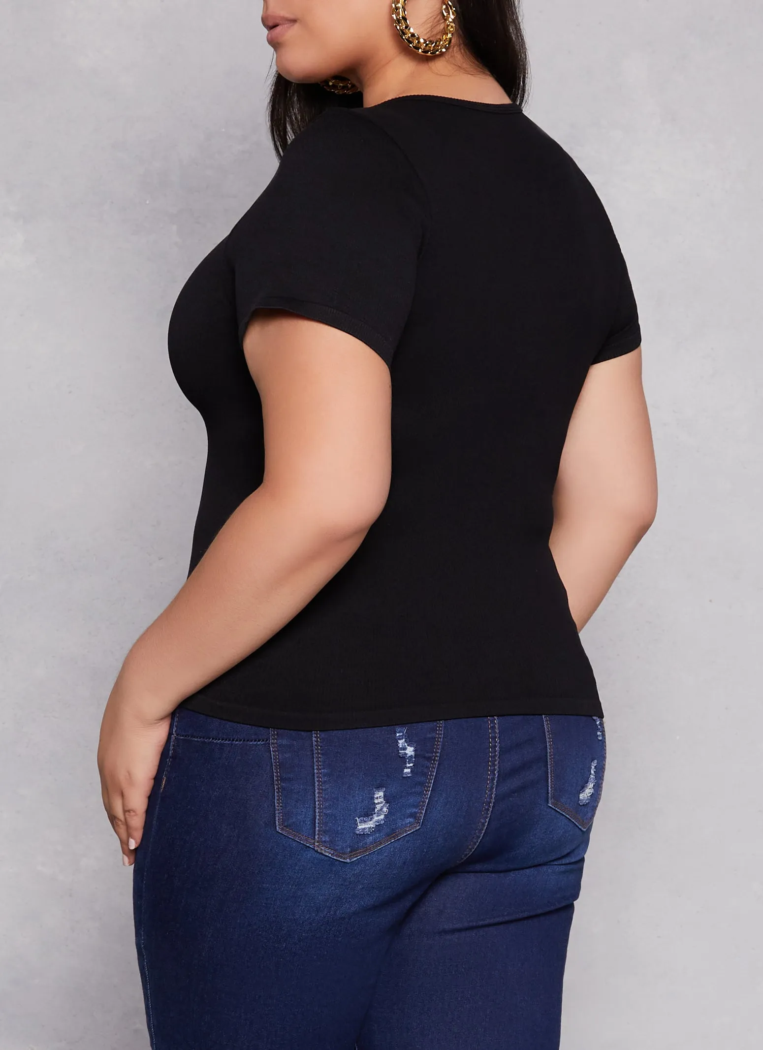 Plus Size Ribbed Knit Chain Detail Keyhole Tee sold by Rainbow product image thumbnail 3