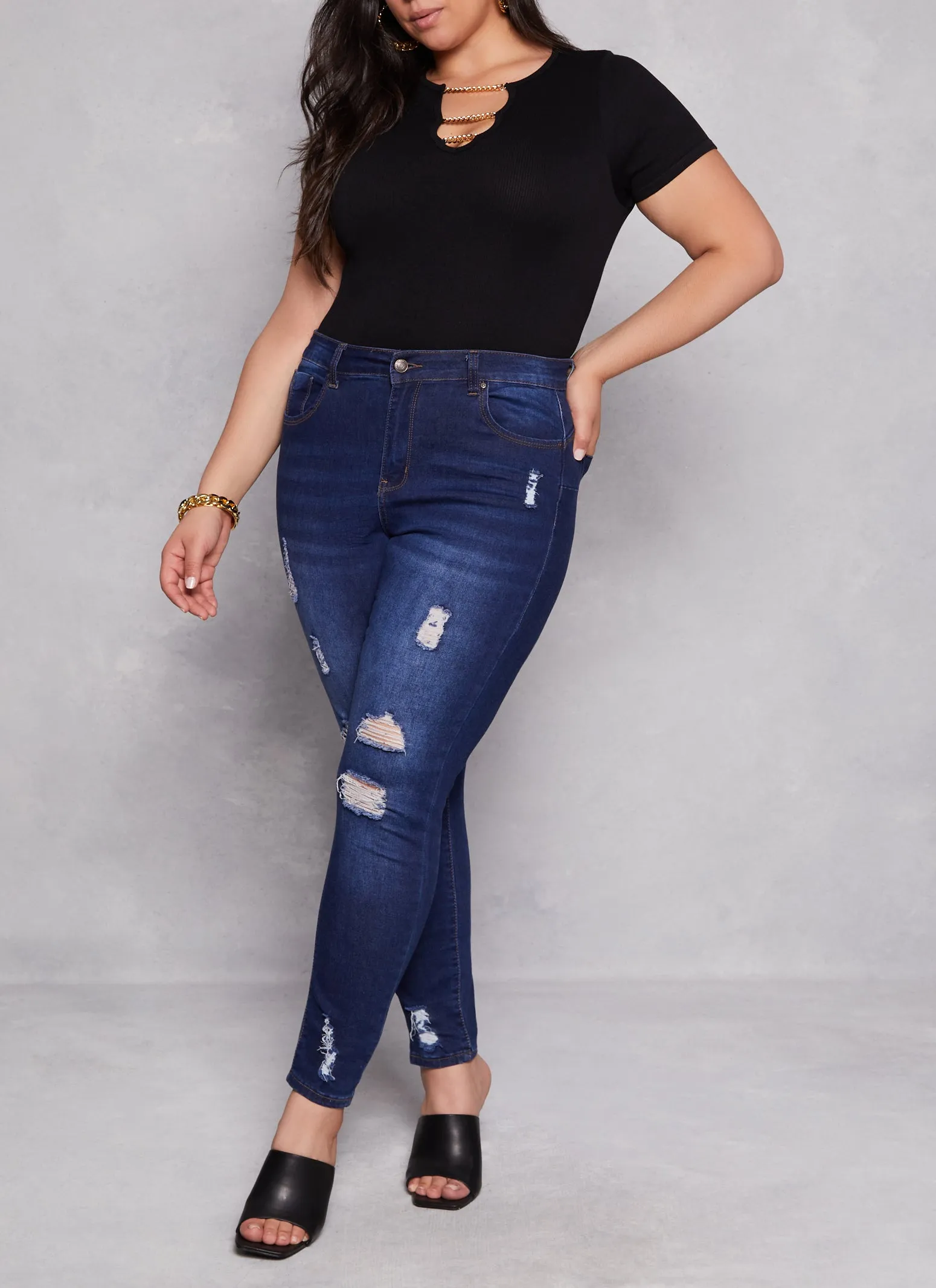 Plus Size Ribbed Knit Chain Detail Keyhole Tee sold by Rainbow product image thumbnail 2